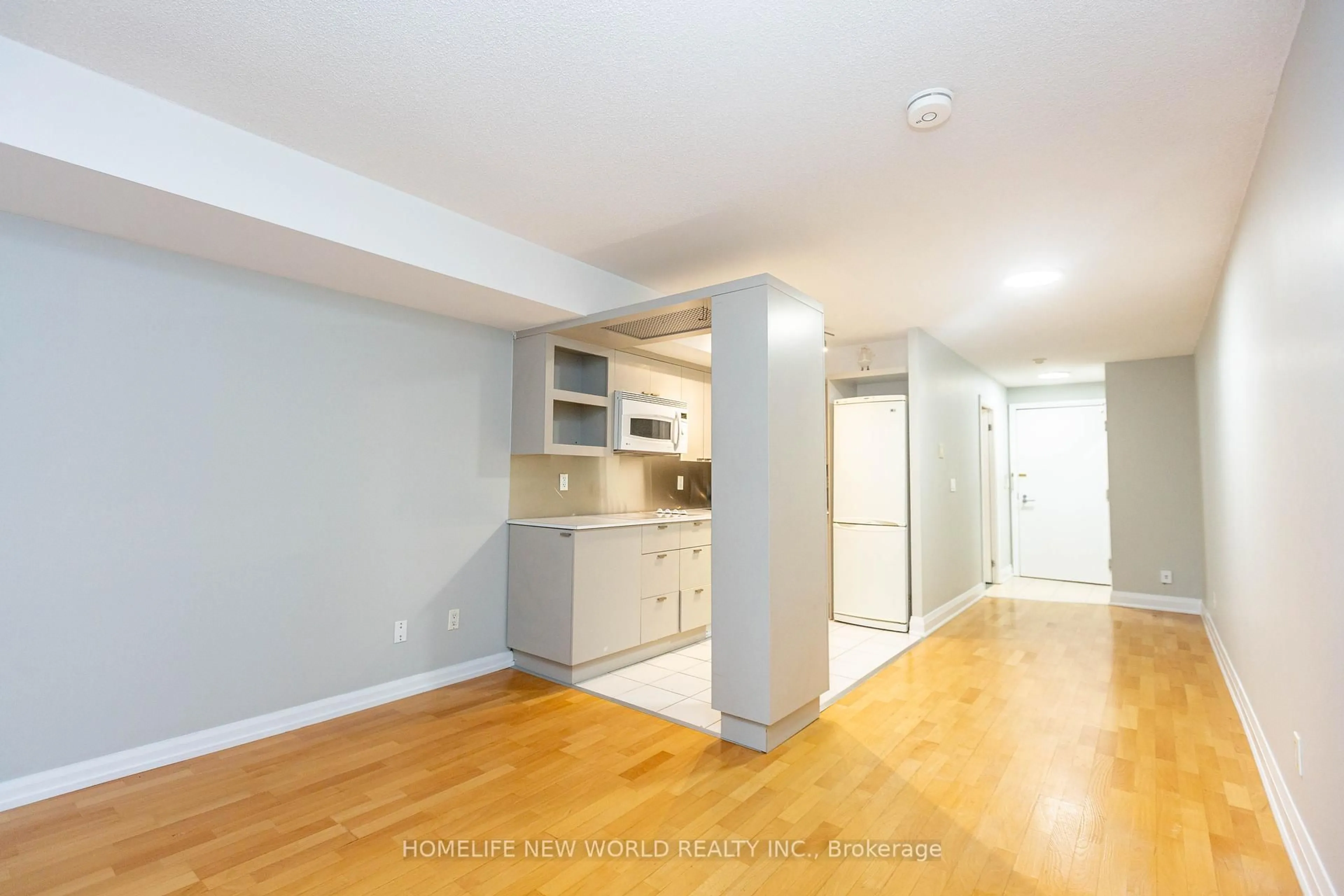 Unknown for 111 Elizabeth St #951, Toronto Ontario M5G 1P7