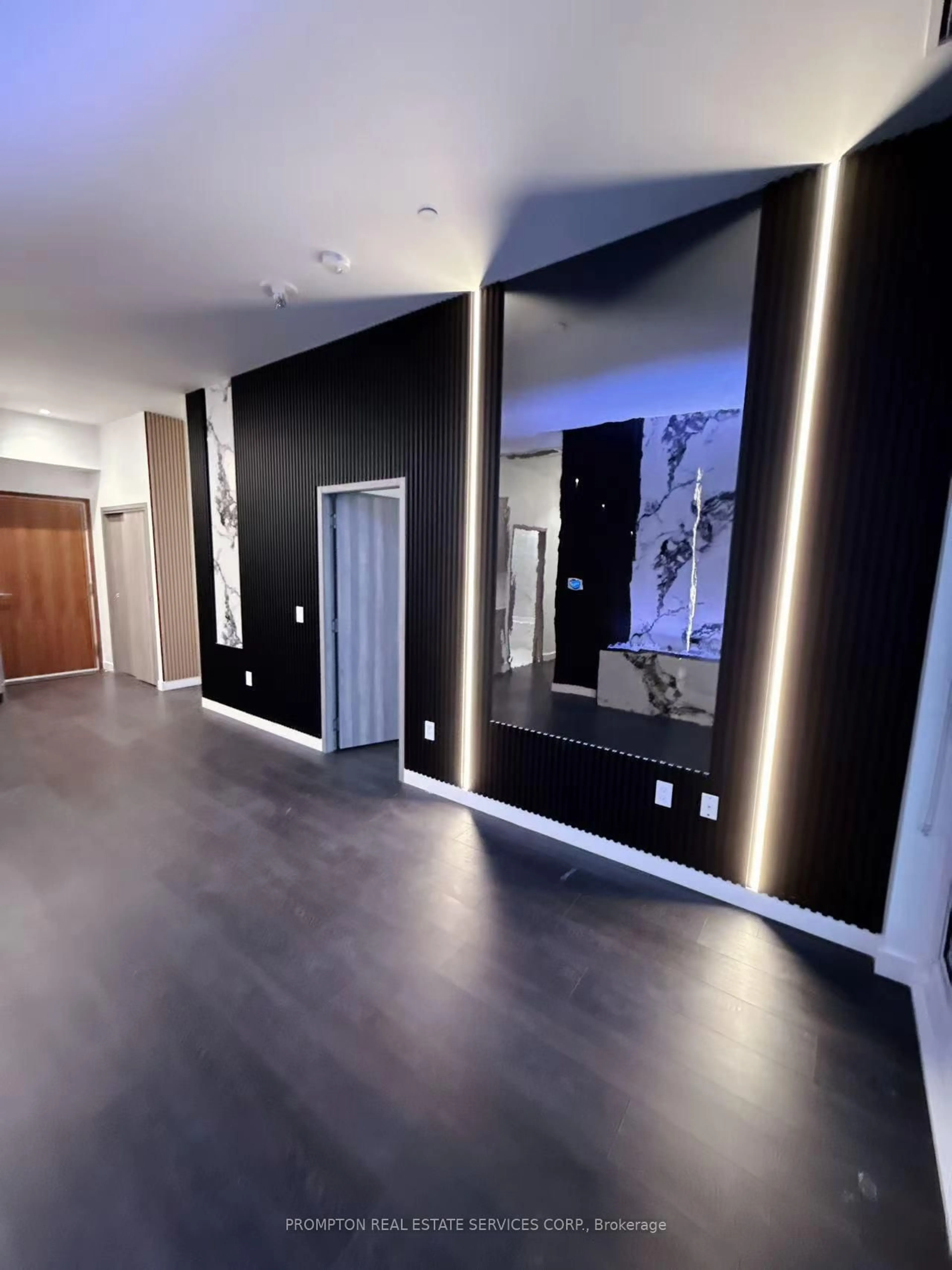 Indoor foyer for 95 McMahon Dr #PH4106, Toronto Ontario M2K 0H2
