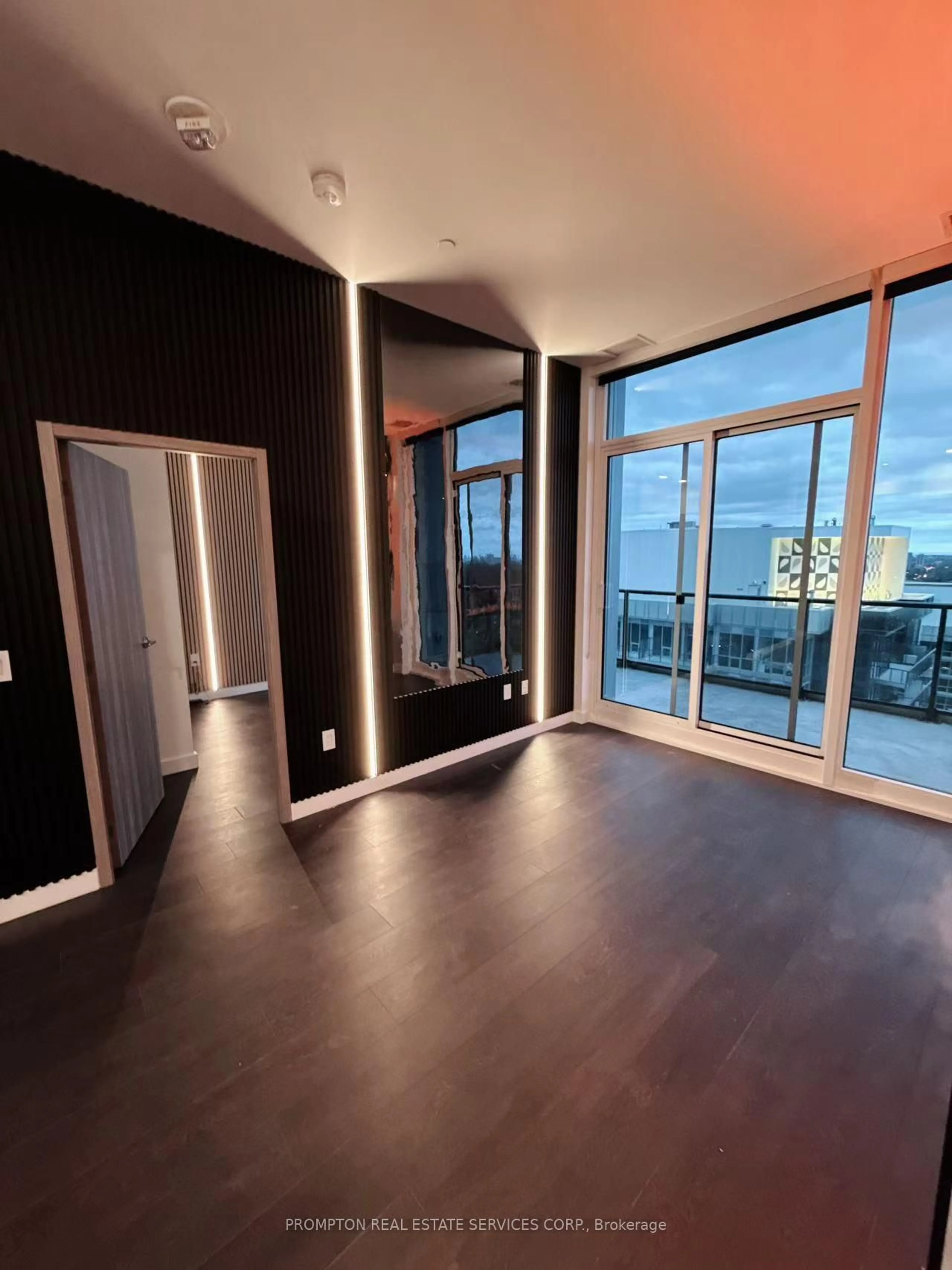 Indoor foyer for 95 McMahon Dr #PH4106, Toronto Ontario M2K 0H2