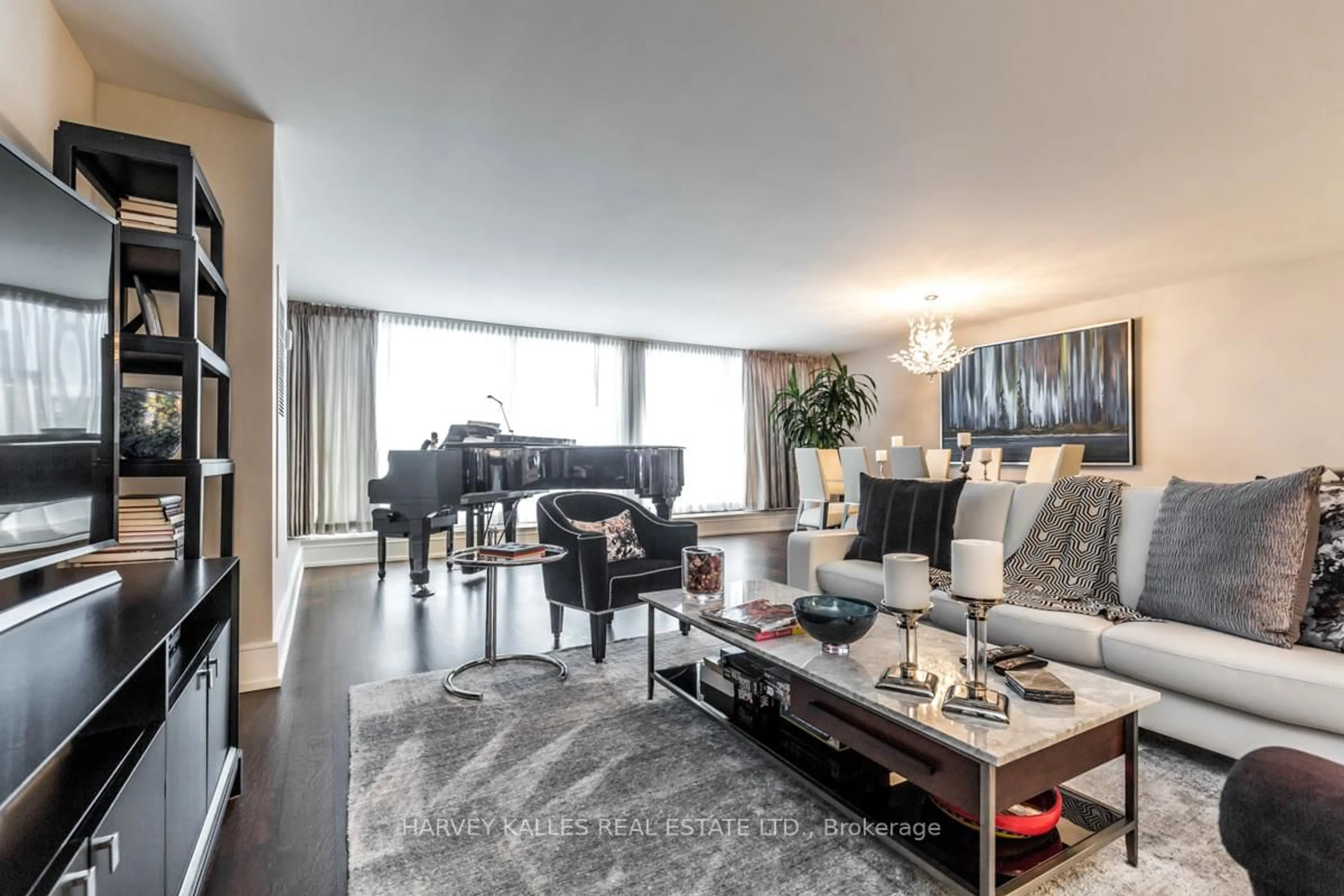 Living room with furniture, unknown for 110 Bloor St #1309, Toronto Ontario M5S 2W7