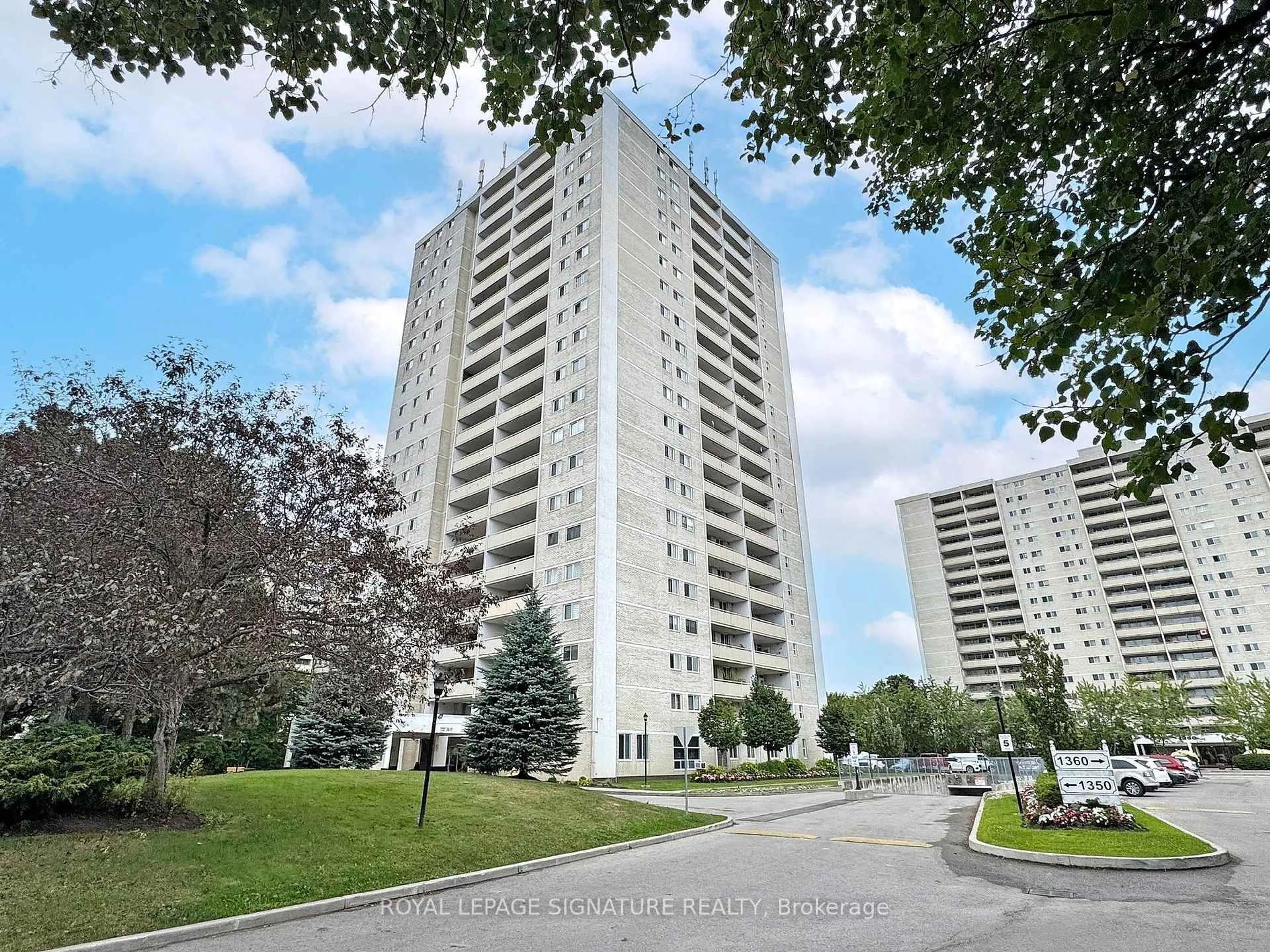 A pic from outside/outdoor area/front of a property/back of a property/a pic from drone, unknown for 1350 York Mills Rd #1204, Toronto Ontario M3A 2A1