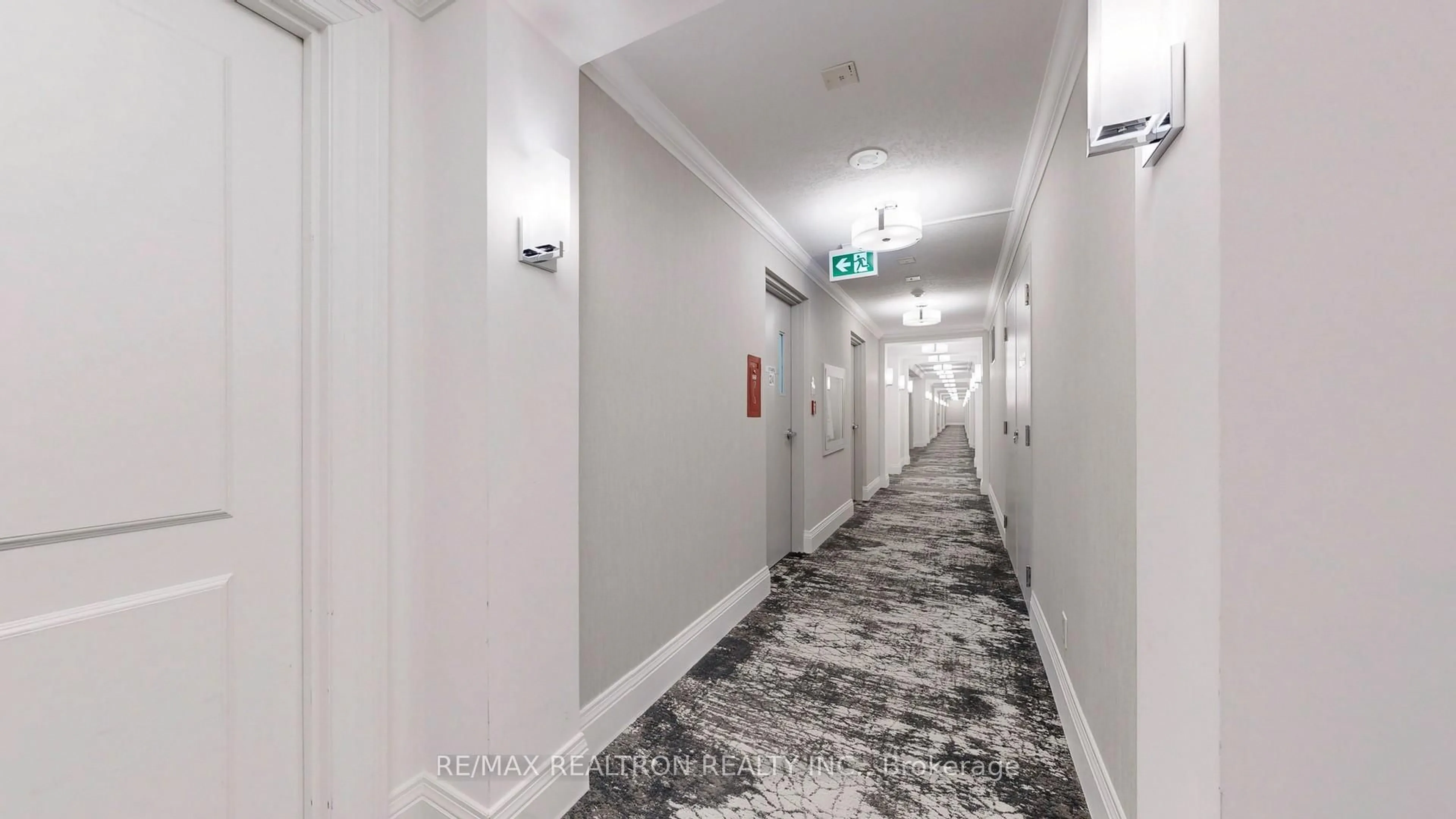 Indoor foyer for 15 Greenview Ave #2413, Toronto Ontario M2M 4M7