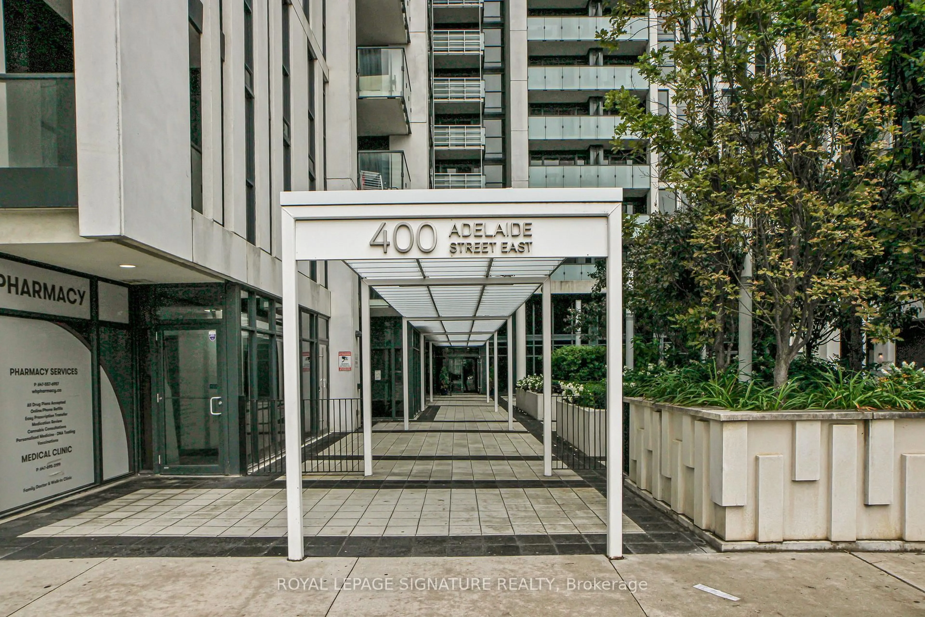 Indoor foyer for 400 Adelaide St #PH11, Toronto Ontario M5A 4S3