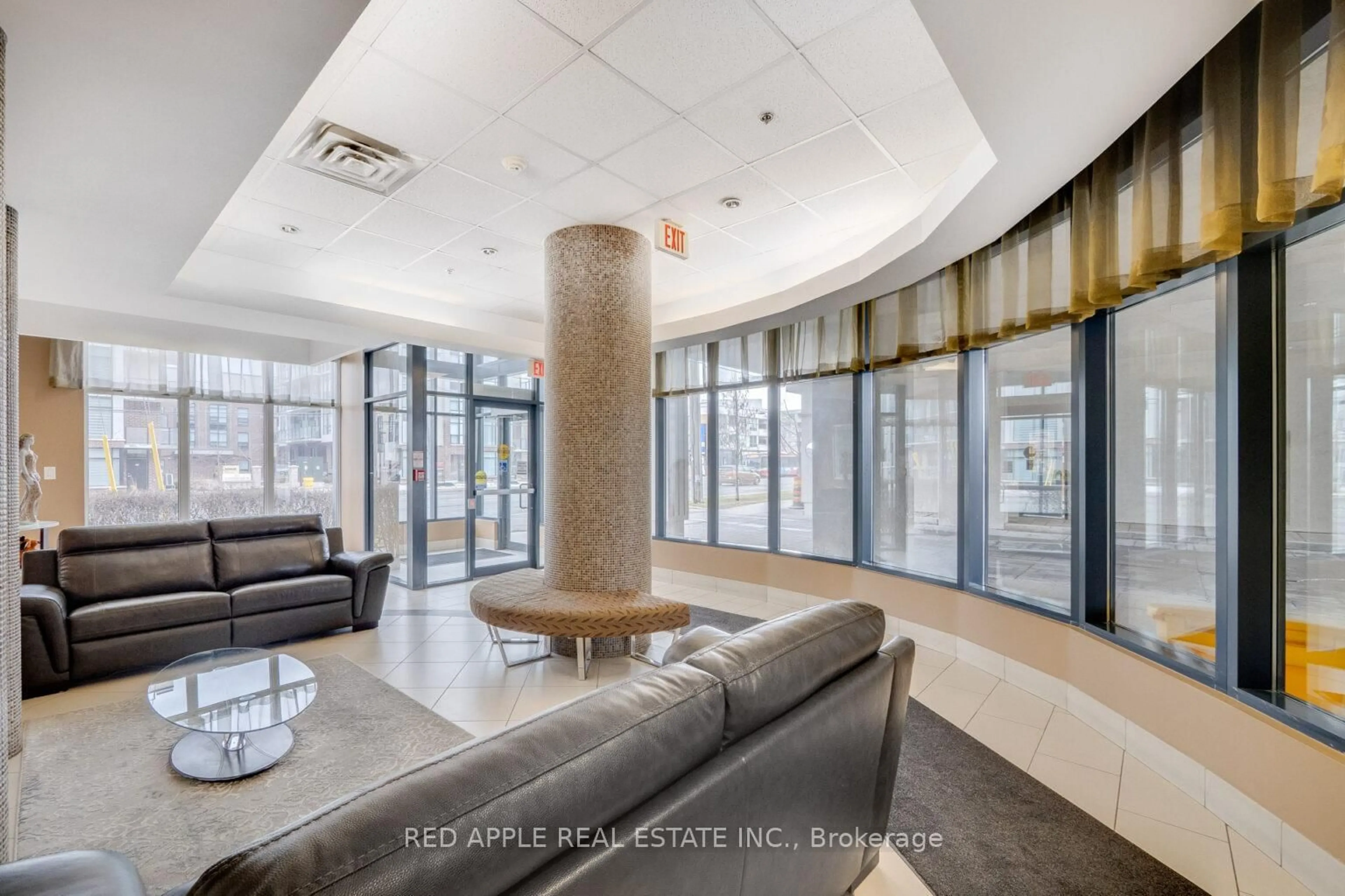 Indoor foyer for 872 Sheppard Ave #213, Toronto Ontario M3H 5V5