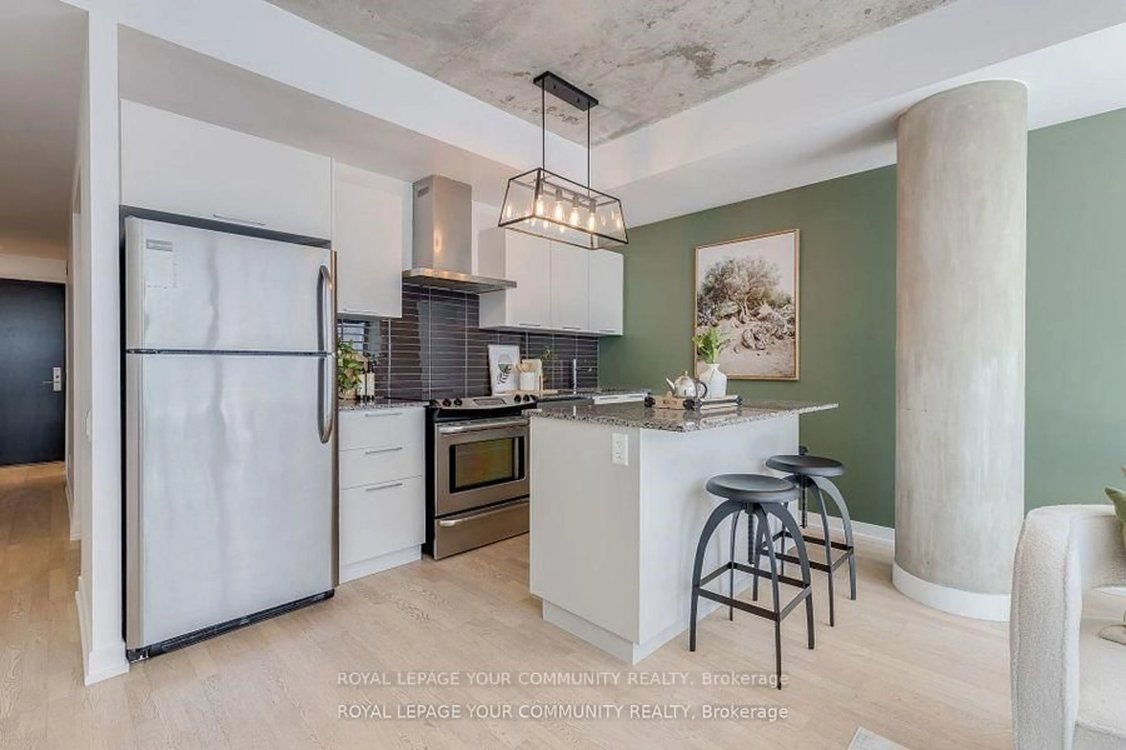 Open concept kitchen, ceramic/tile floor for 650 King St #211, Toronto Ontario M5V 1M7
