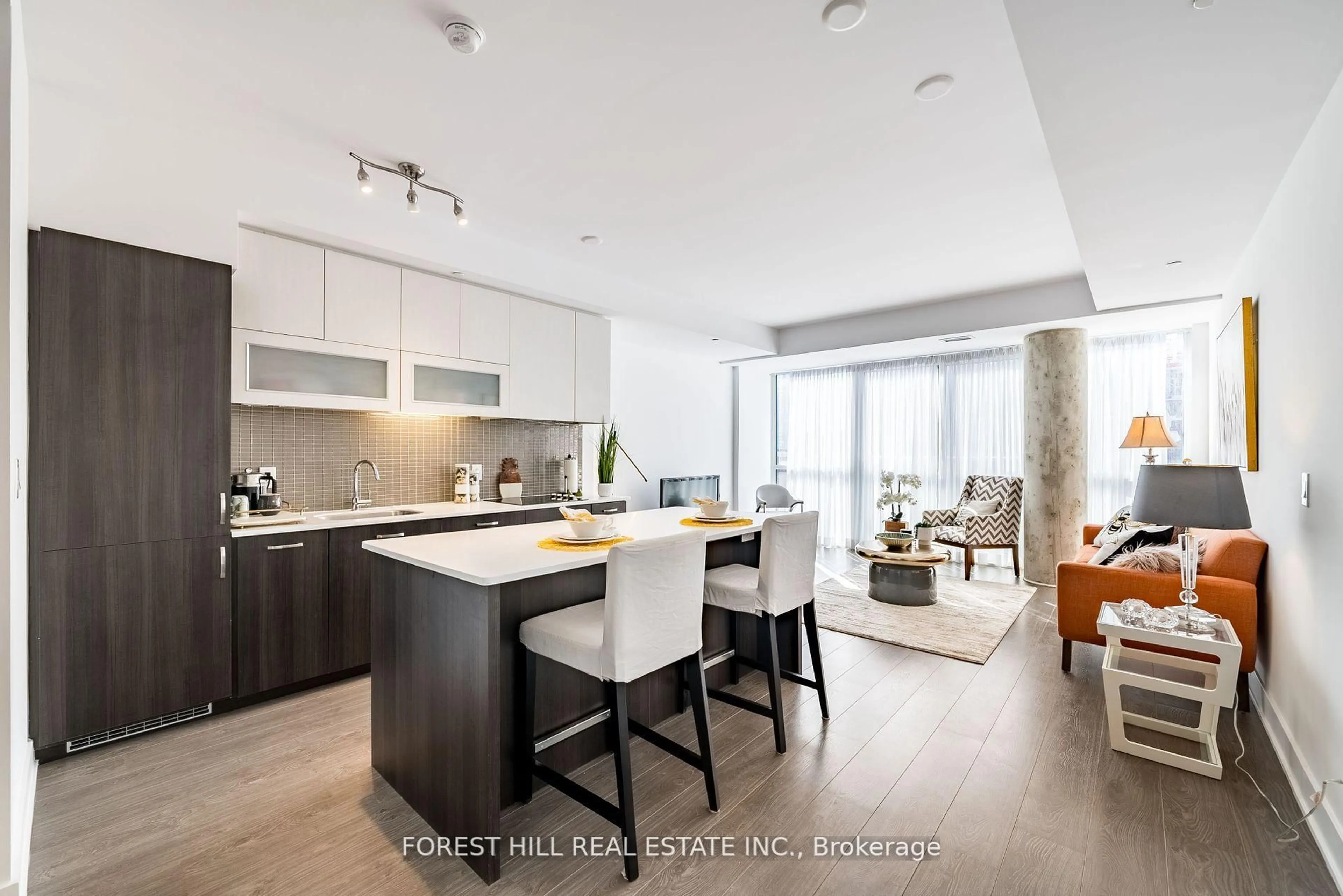 Open concept kitchen, unknown for 508 Wellington St #802, Toronto Ontario M5V 0K8