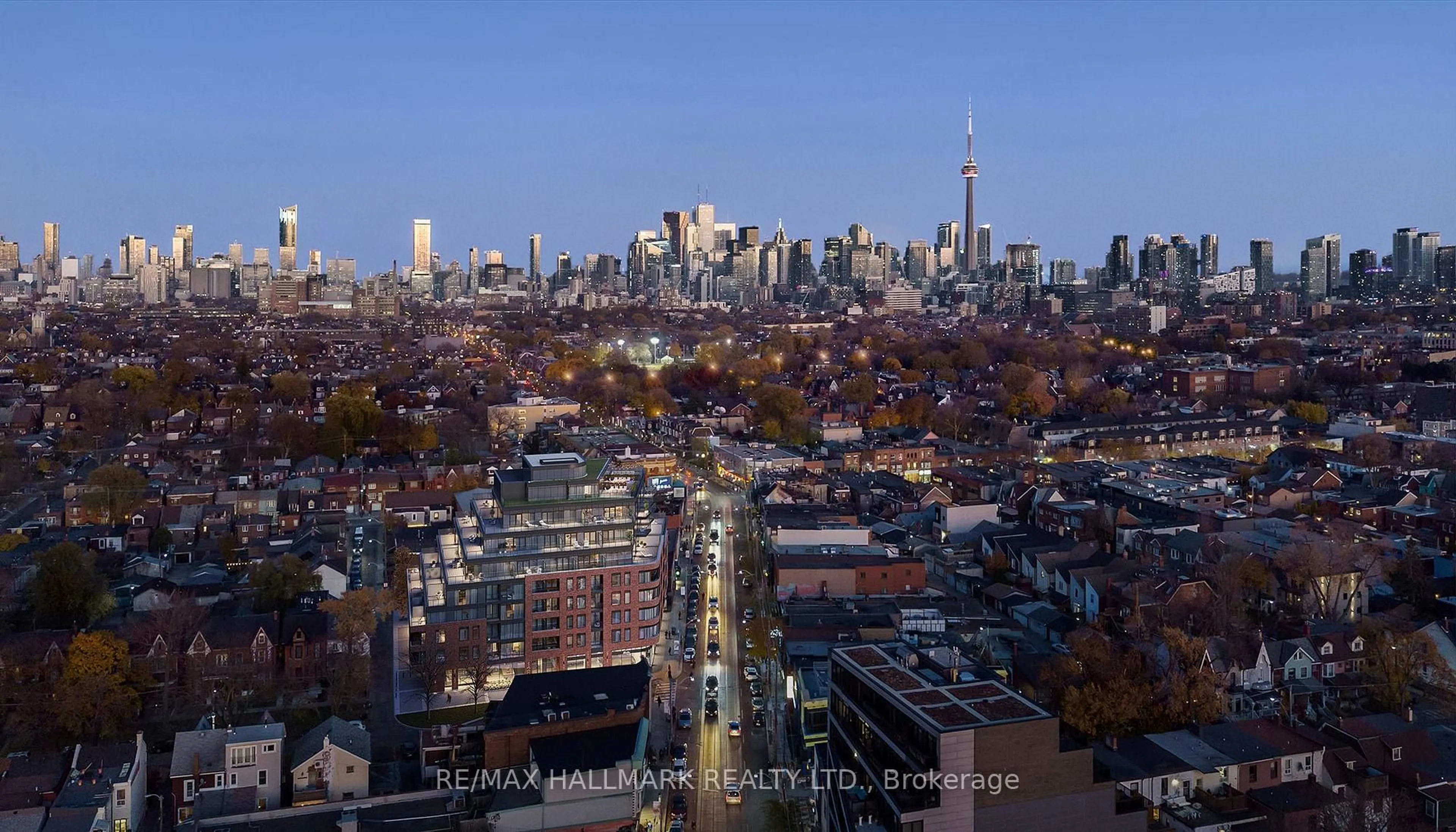 A pic from outside/outdoor area/front of a property/back of a property/a pic from drone, city buildings view from balcony for 5 Lakeview Ave #709, Toronto Ontario M6J 0H3
