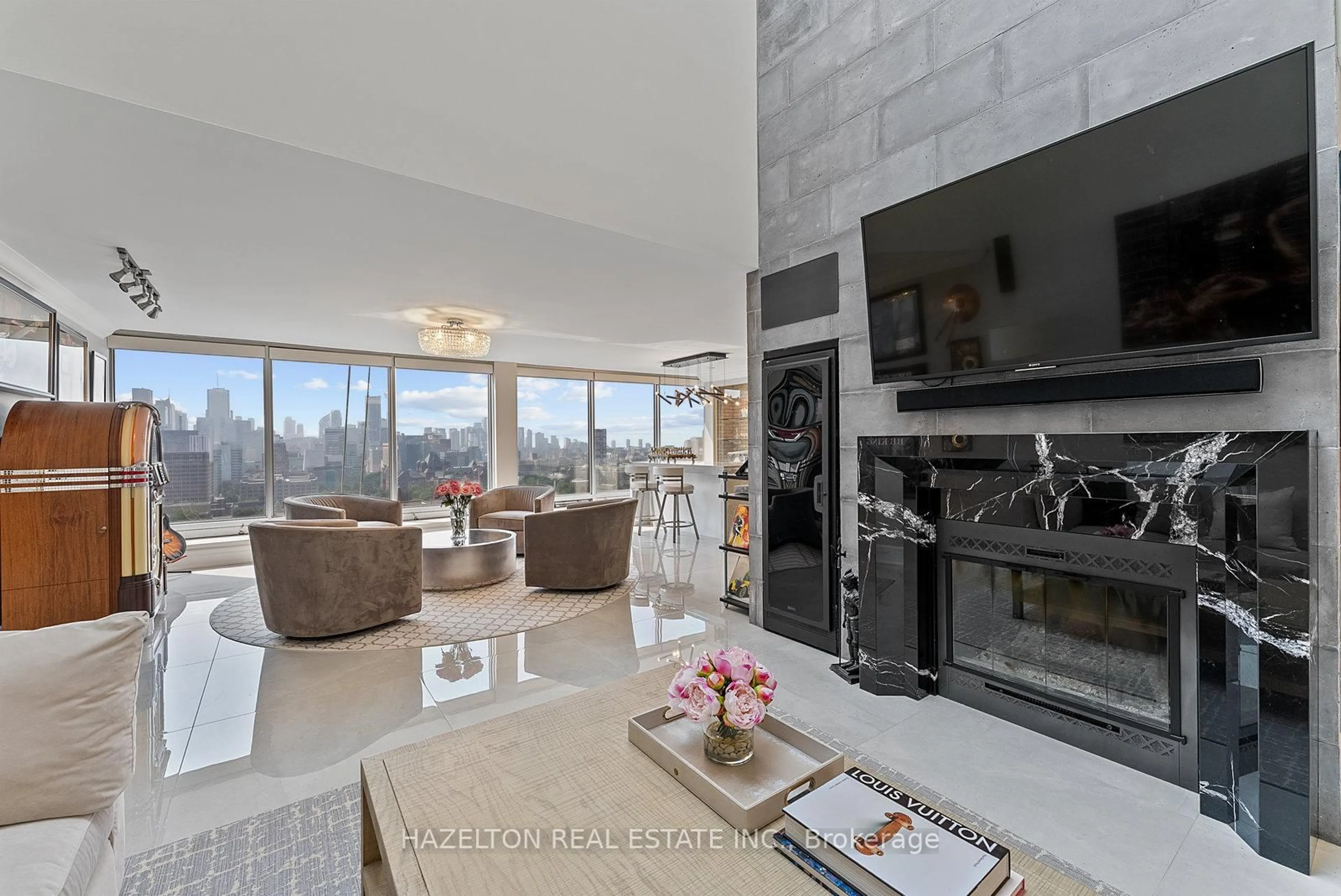 Living room with furniture, ceramic/tile floor for 110 Bloor St #2008, Toronto Ontario M5S 2W7