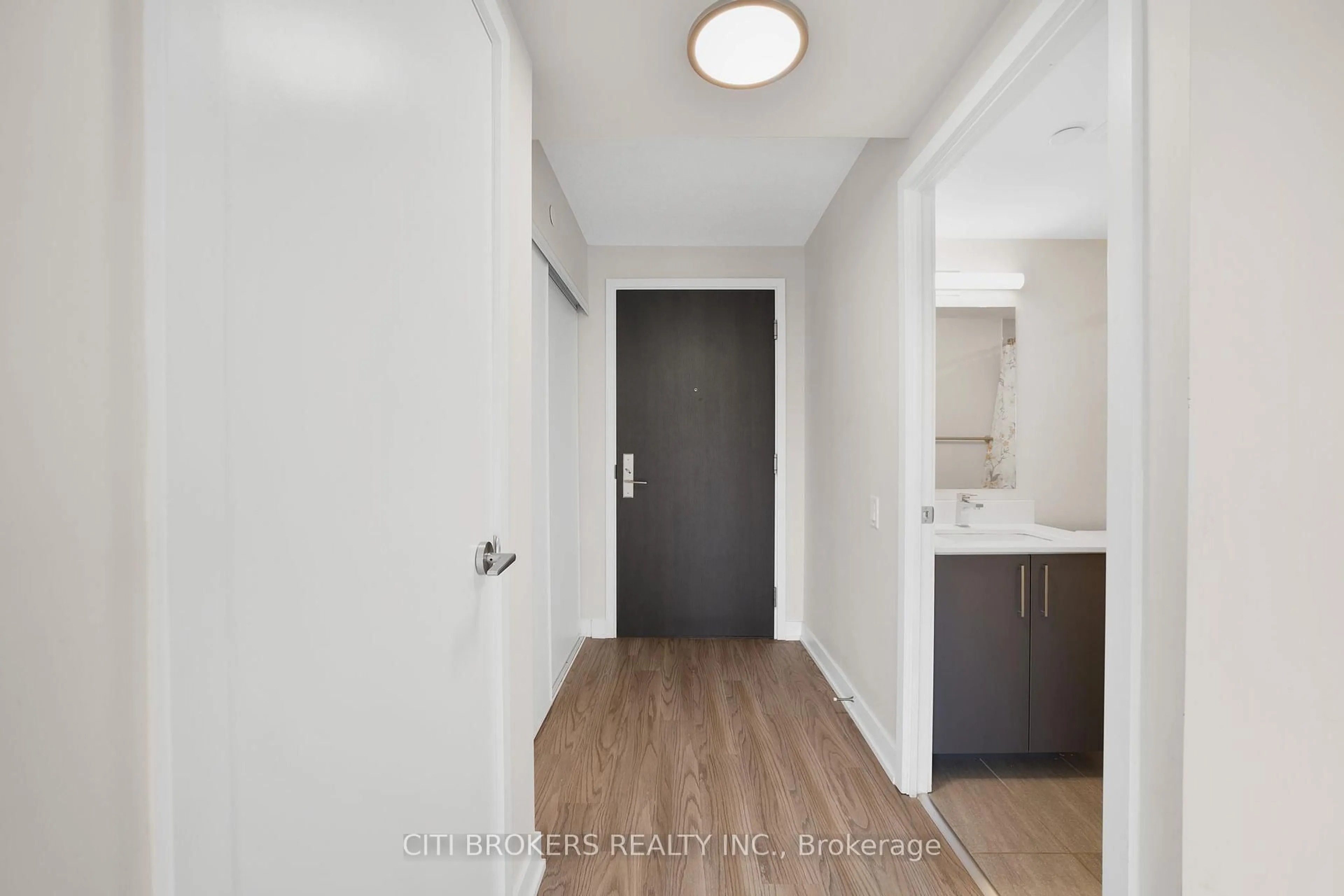 Indoor entryway for 38 Monte Kwinter Crt #1019, Toronto Ontario M3H 0E2