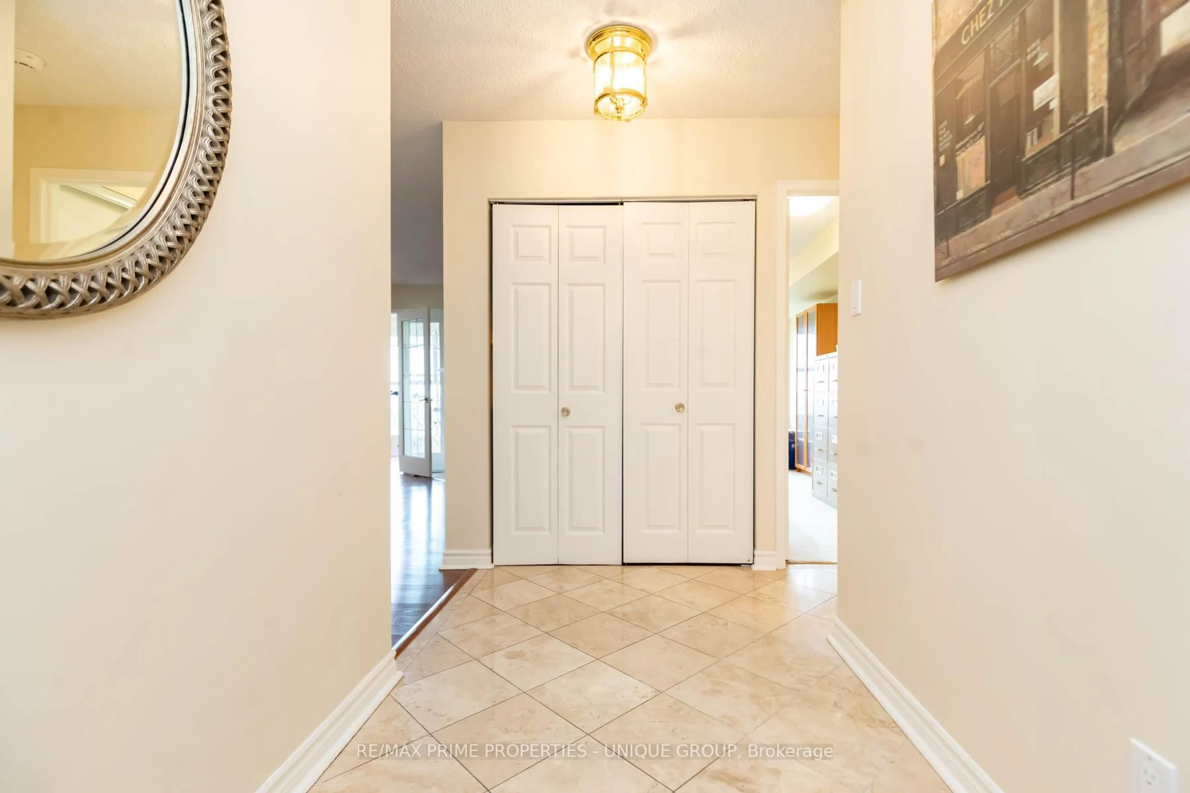Indoor entryway for 18 Concorde Pl #726, Toronto Ontario M3C 3T9