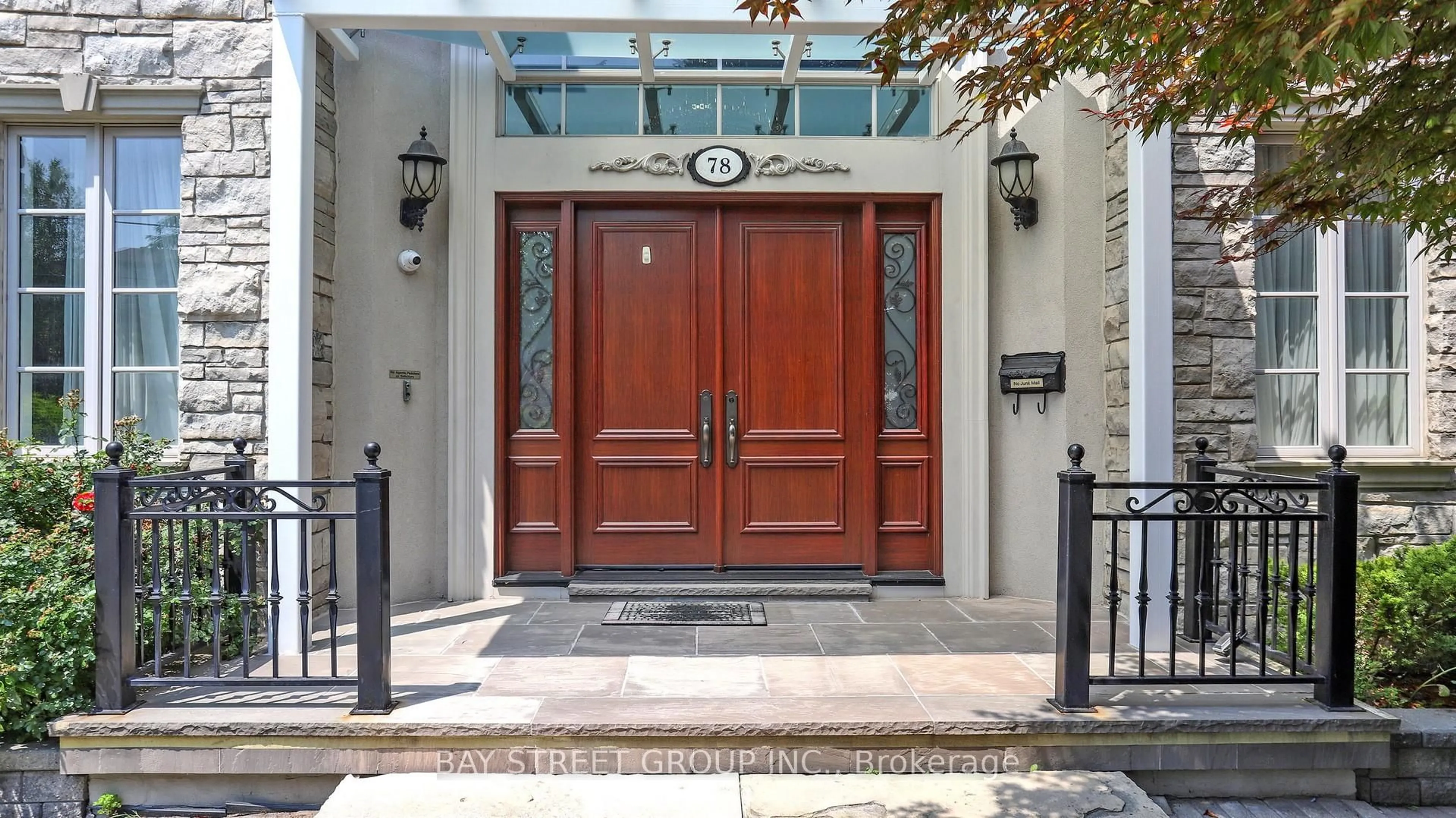 Indoor entryway for 78 York Rd, Toronto Ontario M2L 1H8