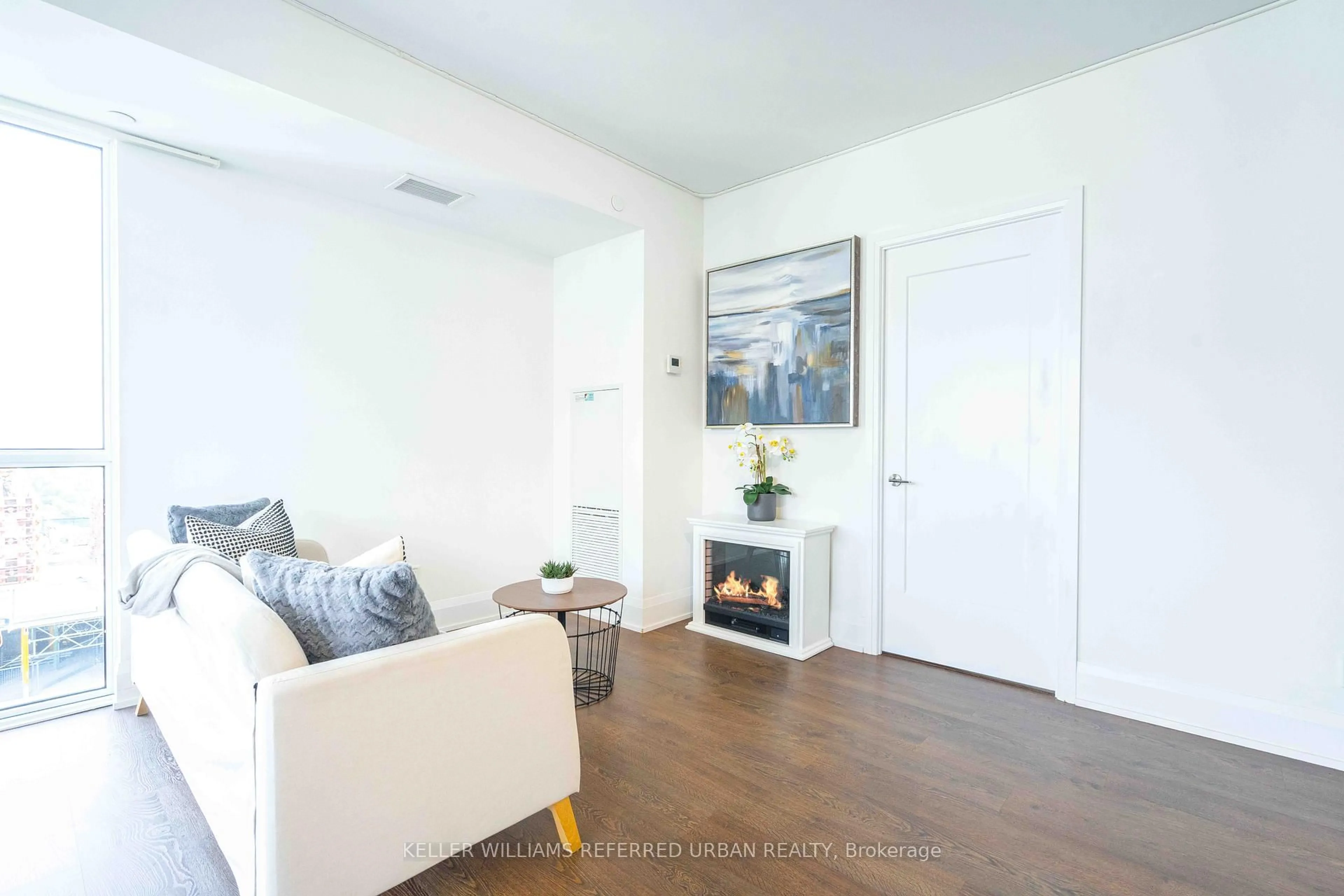 Unknown for 101 Erskine Ave #1802, Toronto Ontario M4P 1Y5