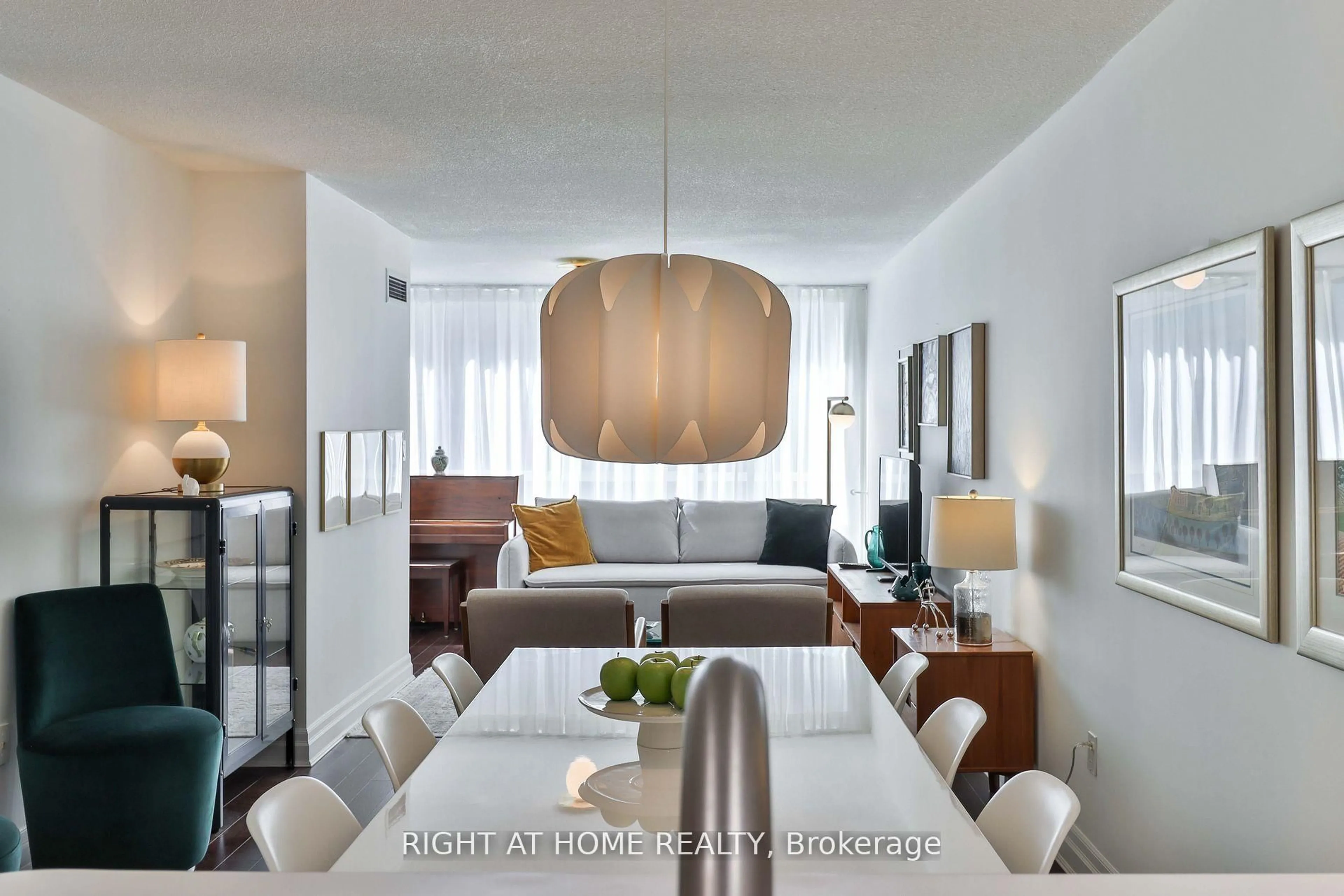 Dining room, unknown for 225 Davenport Rd #402, Toronto Ontario M5R 3R2