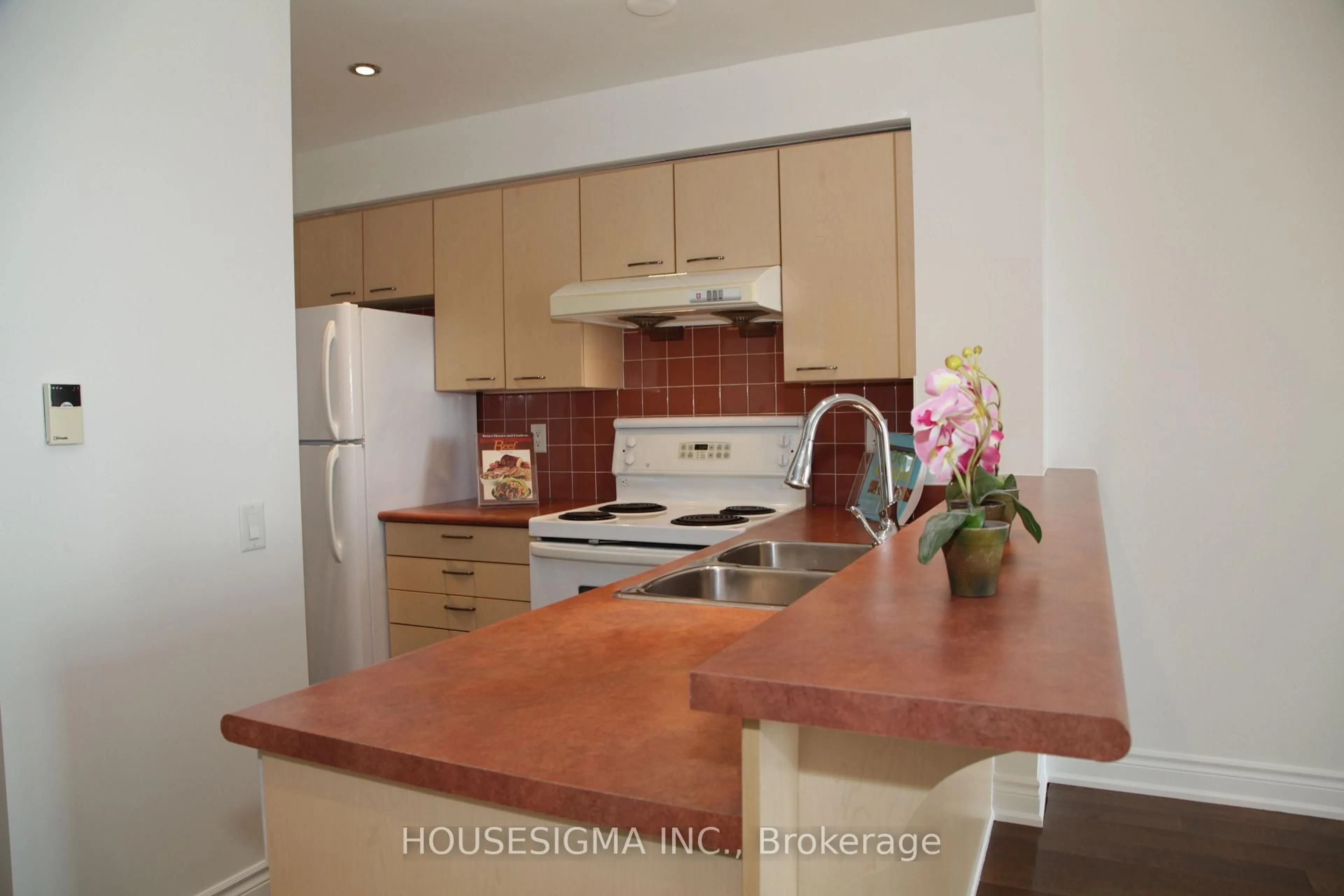 Standard kitchen, unknown for 2 Clairtrell Rd #1208, Toronto Ontario M2N 7H5