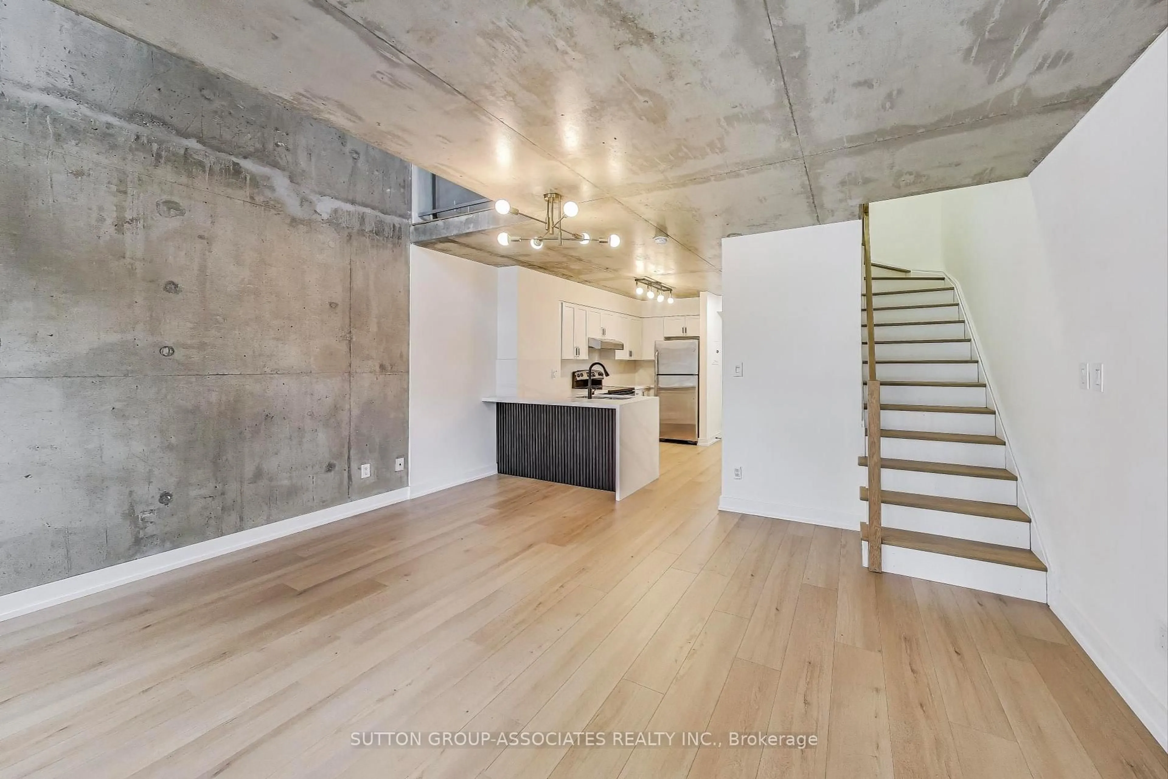 Unknown for 1029 King St #213, Toronto Ontario M6K 3M9