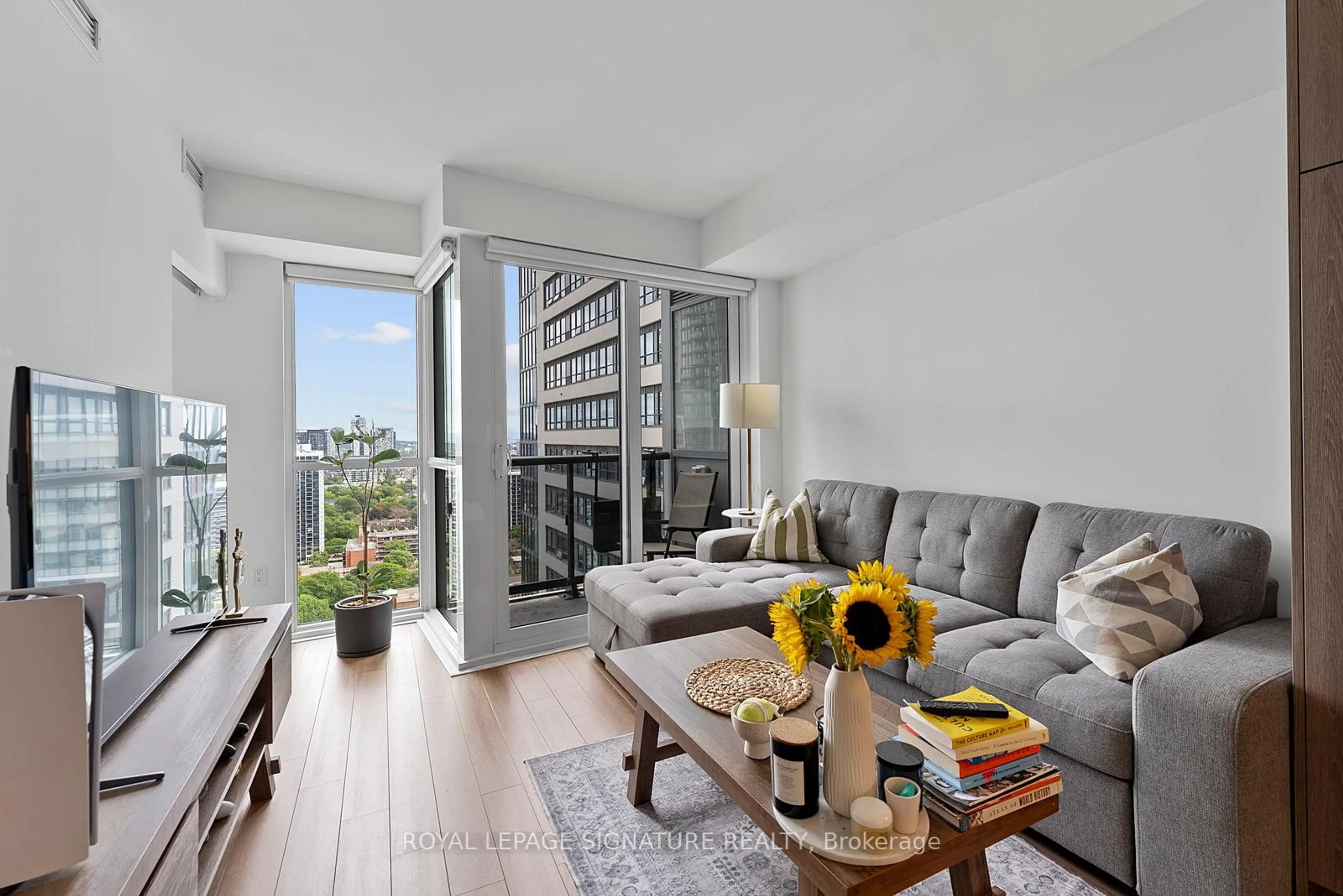 Living room with furniture, unknown for 77 Mutual St #2501, Toronto Ontario M5B 2A9