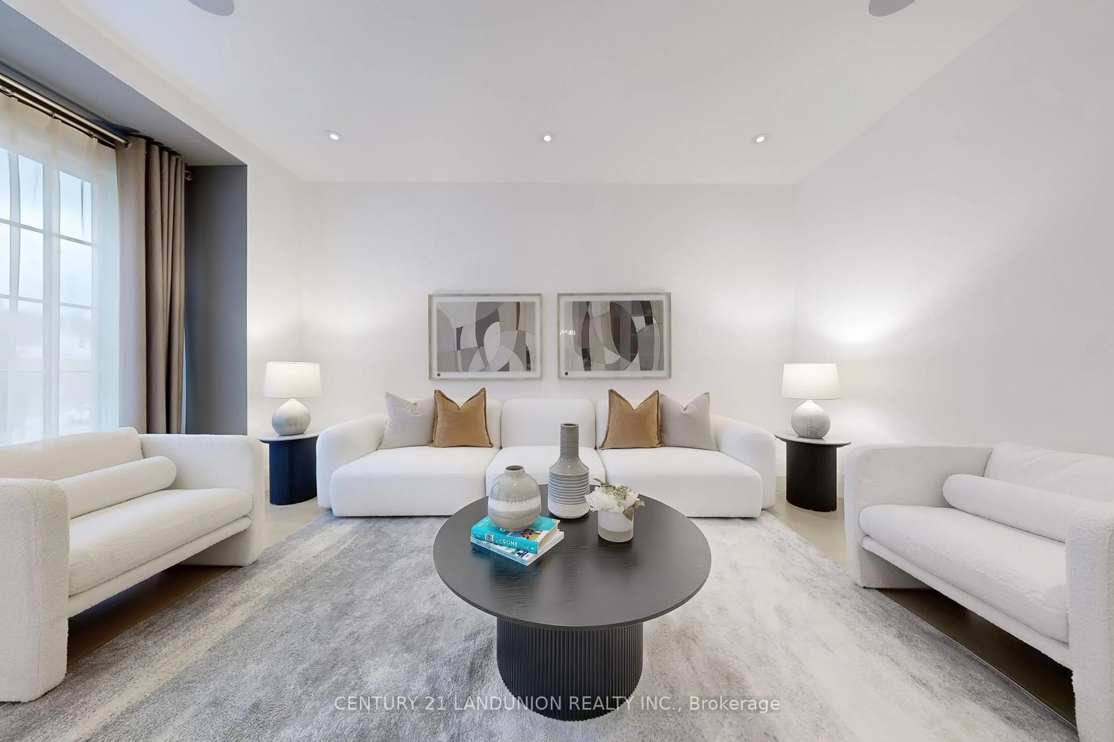 Living room with furniture, unknown for 46 Elmsthorpe Ave, Toronto Ontario M5P 2L7