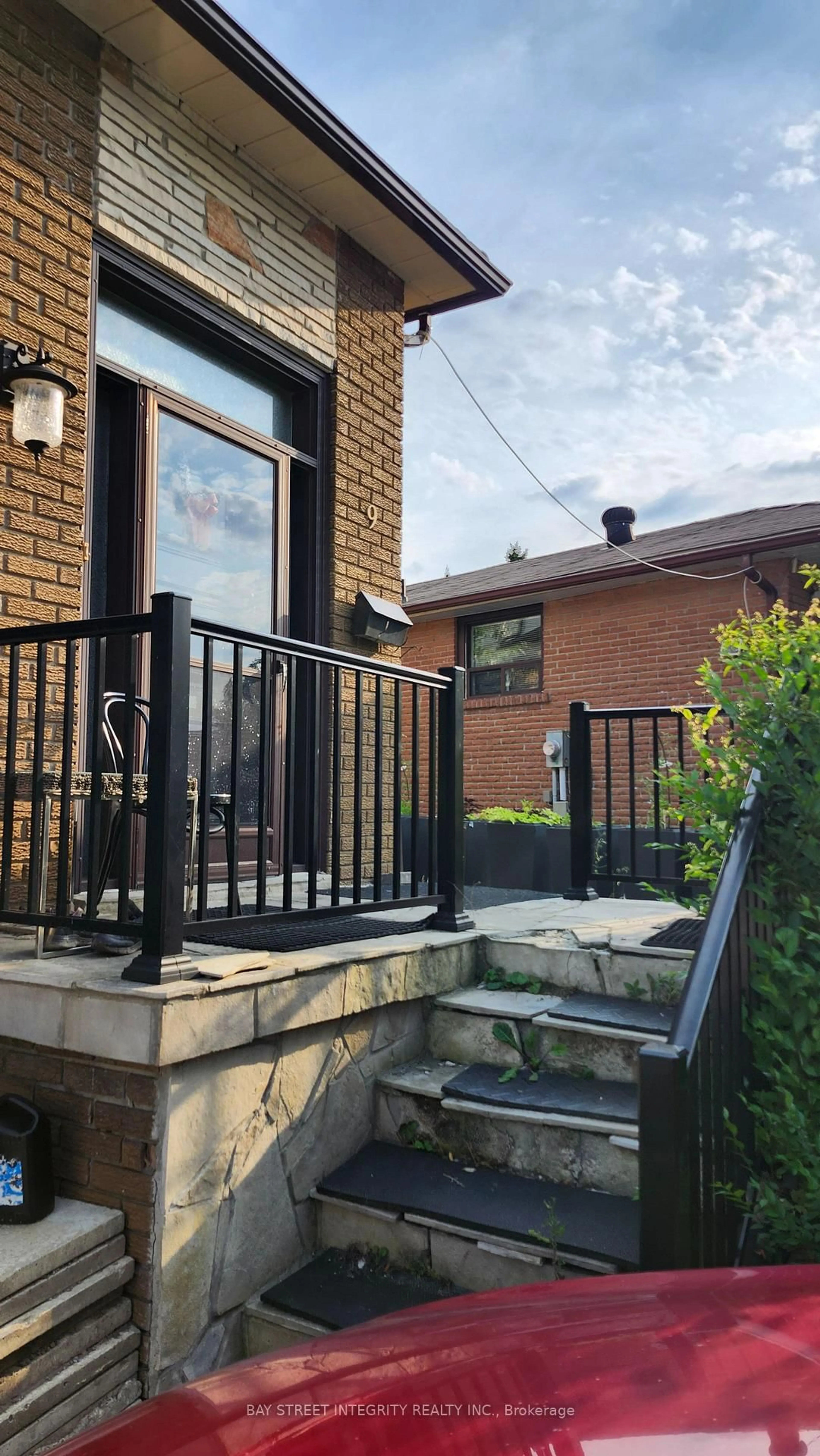 Patio, street for 9 Mentor Blvd, Toronto Ontario M2H 2M9