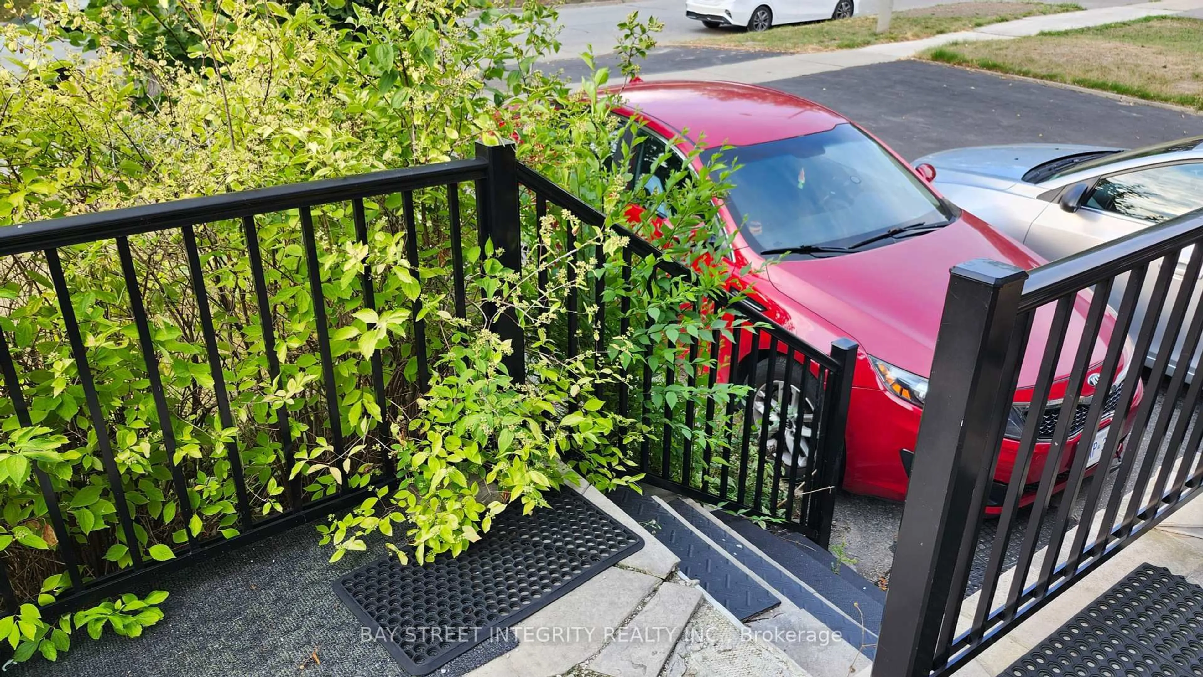 Unknown for 9 Mentor Blvd, Toronto Ontario M2H 2M9