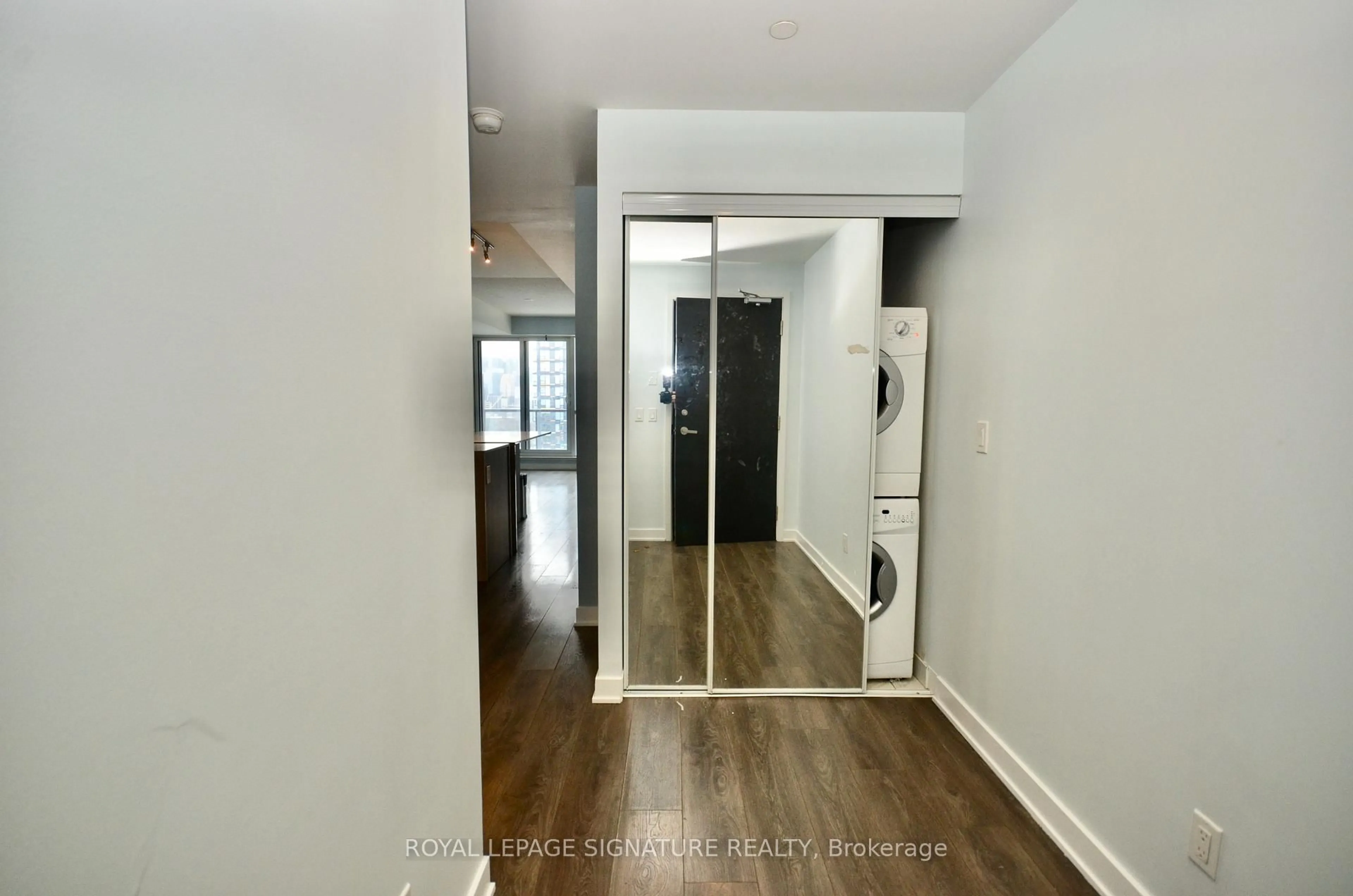 Indoor entryway for 170 Sumach St #1708, Toronto Ontario M5A 3H6