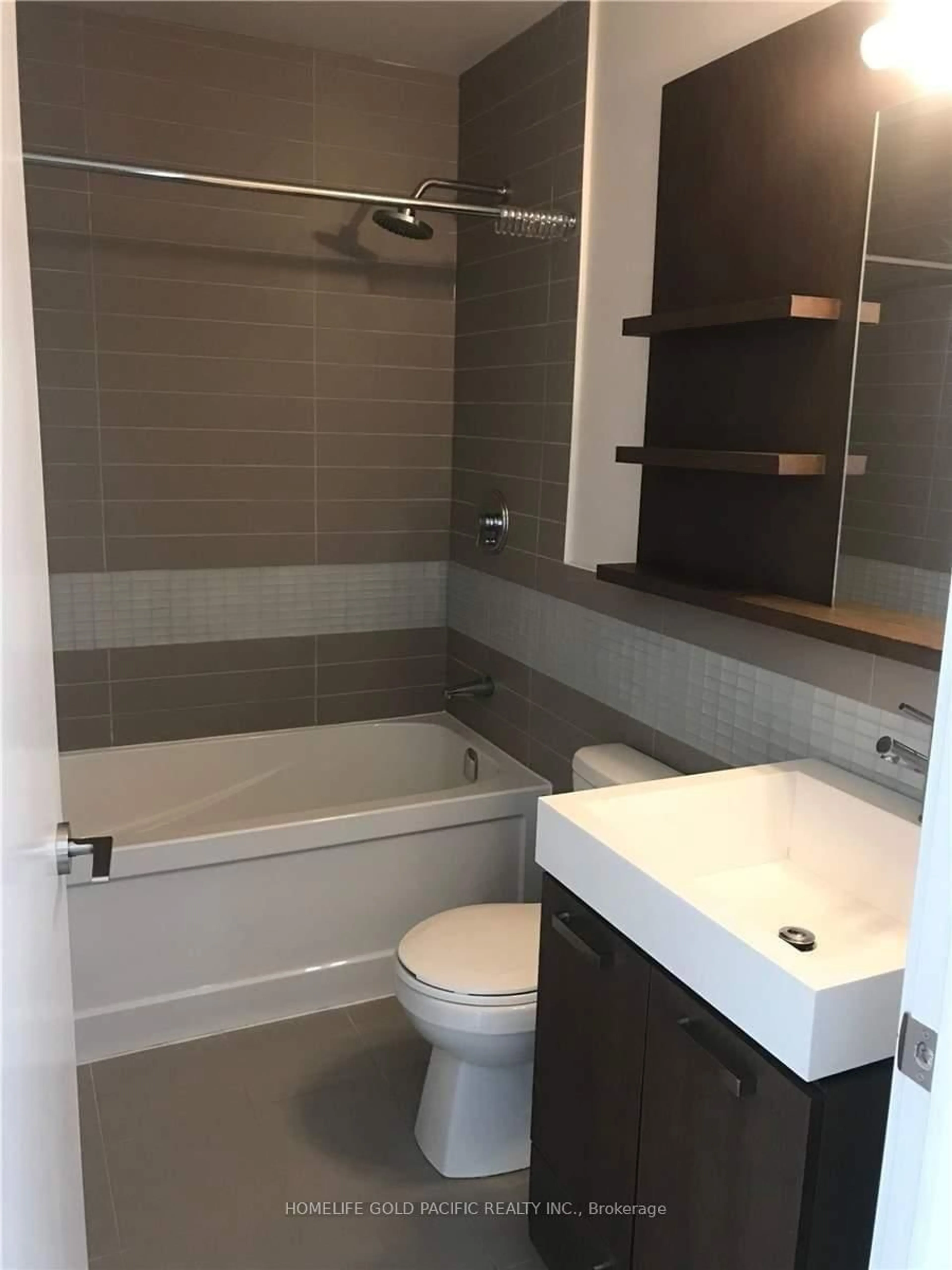 Standard bathroom, ceramic/tile floor for 295 Adelaide St #719, Toronto Ontario M5V 0L4