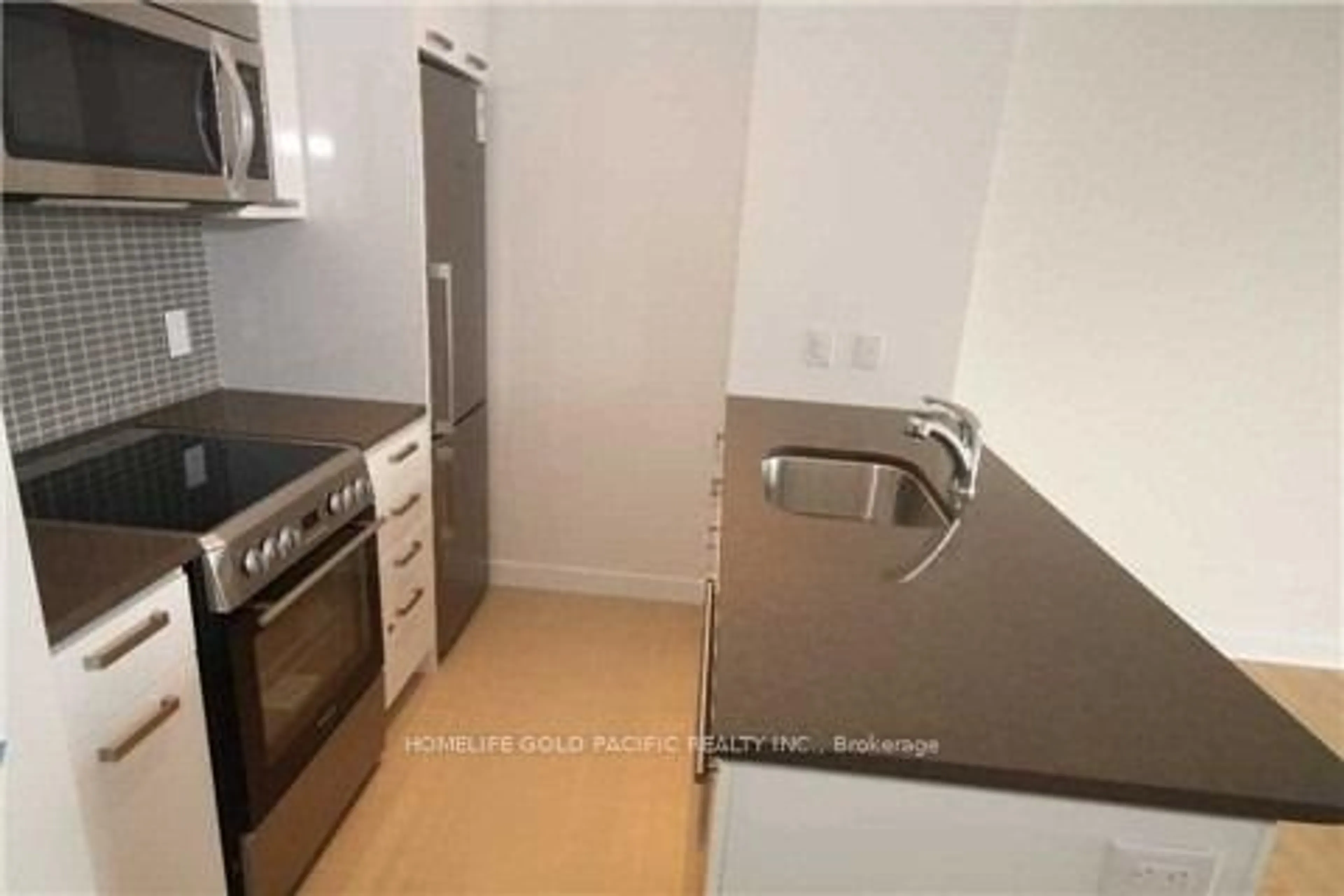 Standard kitchen, unknown for 295 Adelaide St #719, Toronto Ontario M5V 0L4