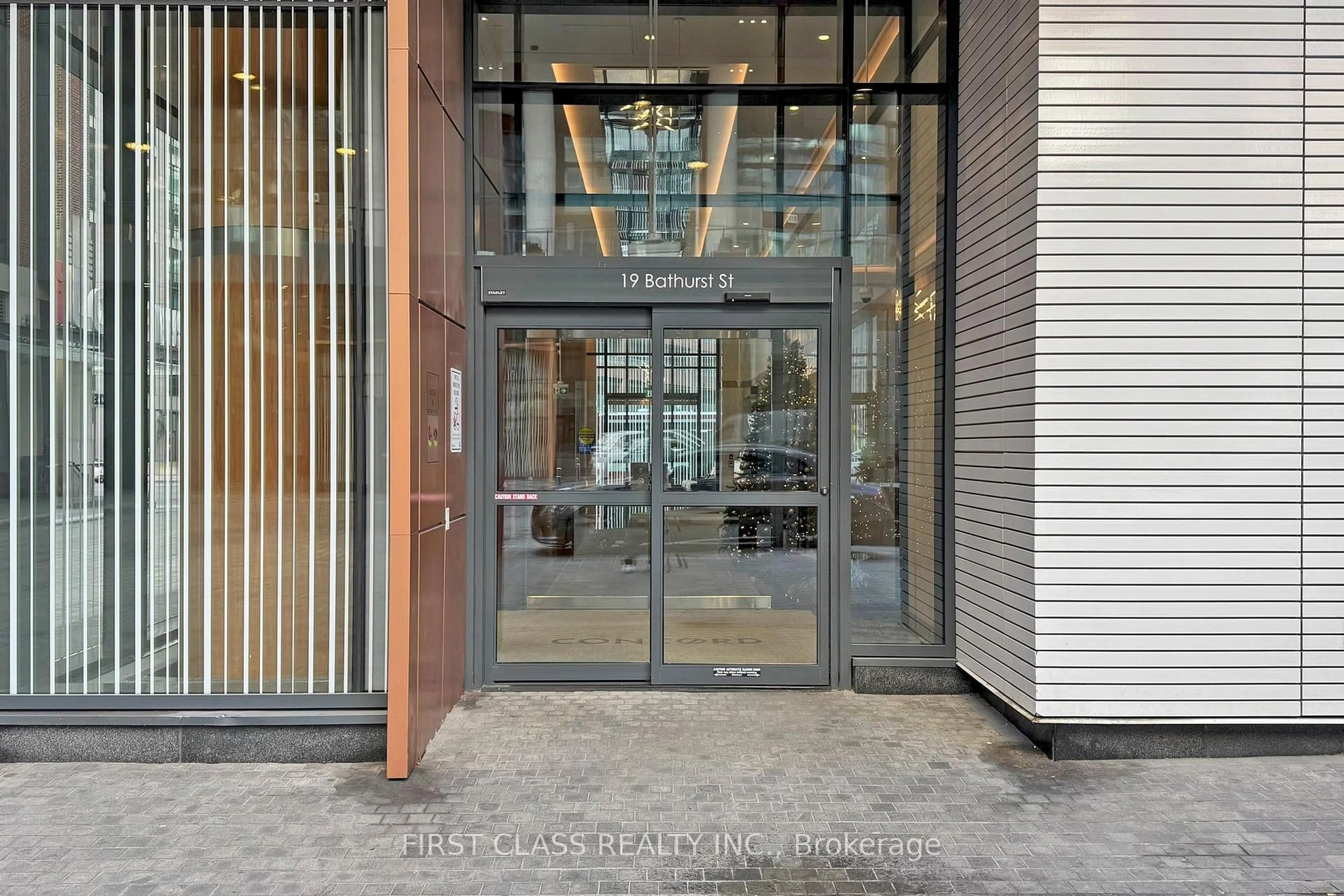 Indoor foyer for 19 Bathurst St #3012, Toronto Ontario M5V 0N2