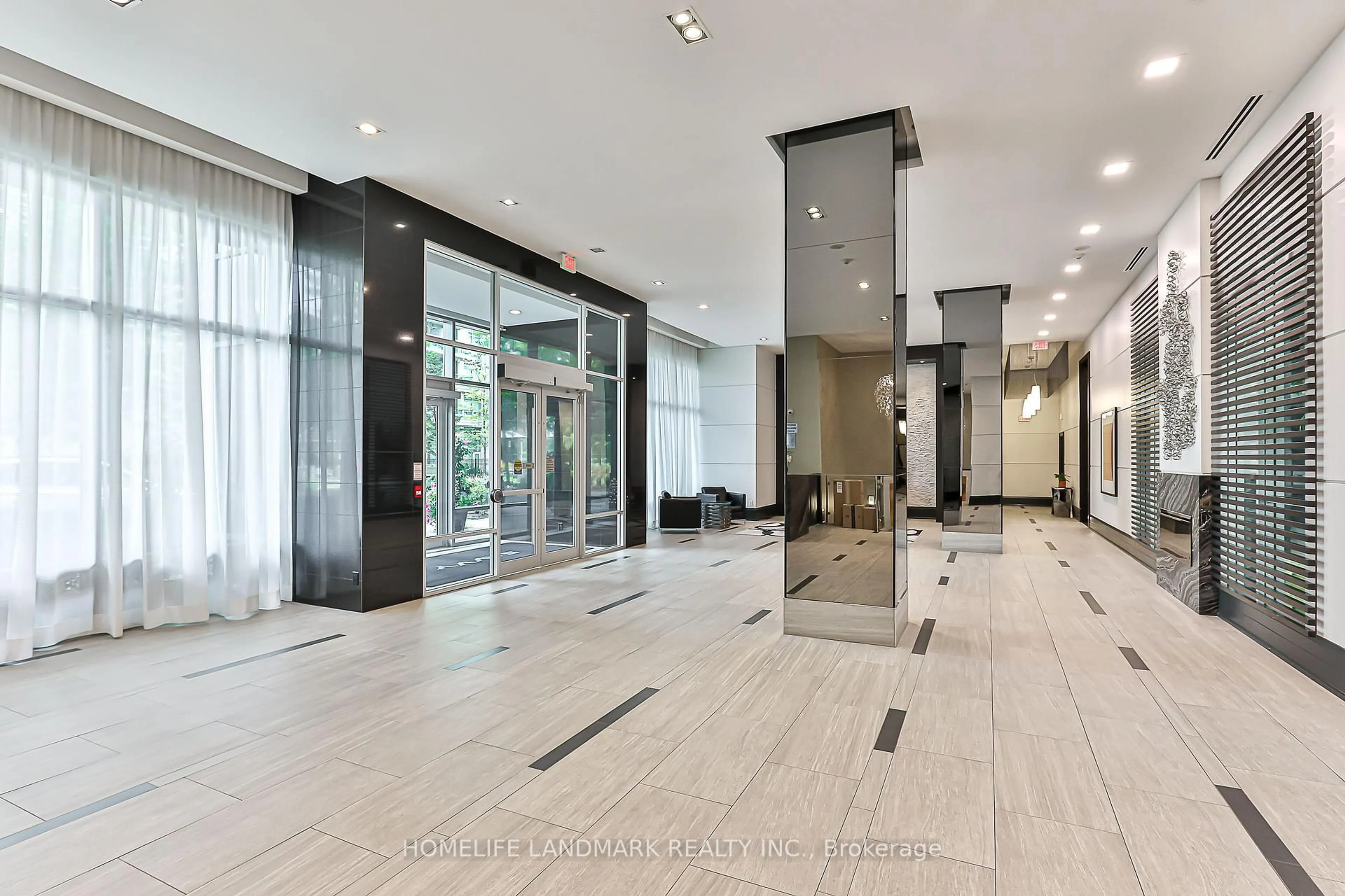 Indoor foyer for 17 Anndale Dr #1615, Toronto Ontario M2N 2W7