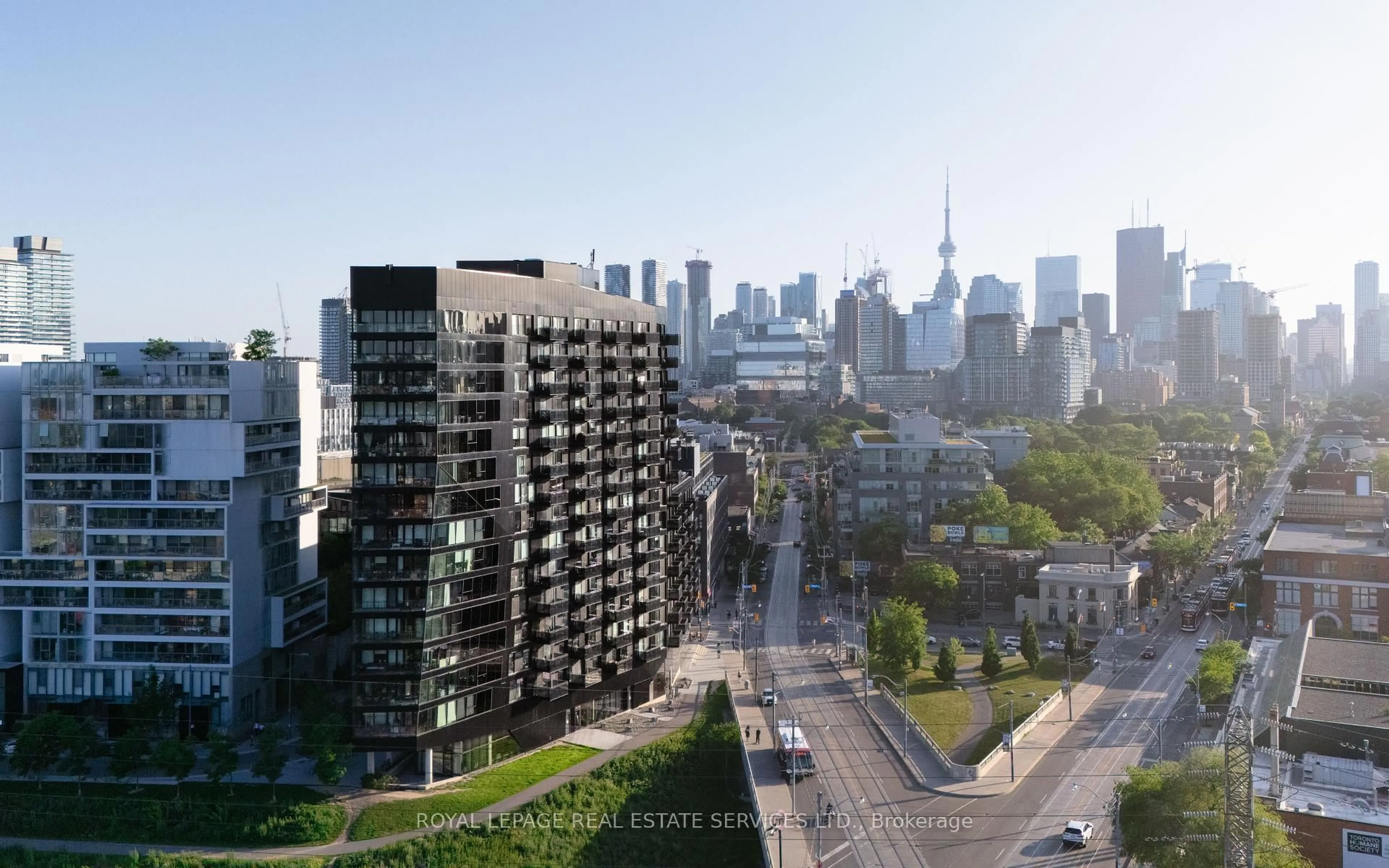 A pic from outside/outdoor area/front of a property/back of a property/a pic from drone, city buildings view from balcony for 51 Trolley Cres #1301, Toronto Ontario M5A 0E9