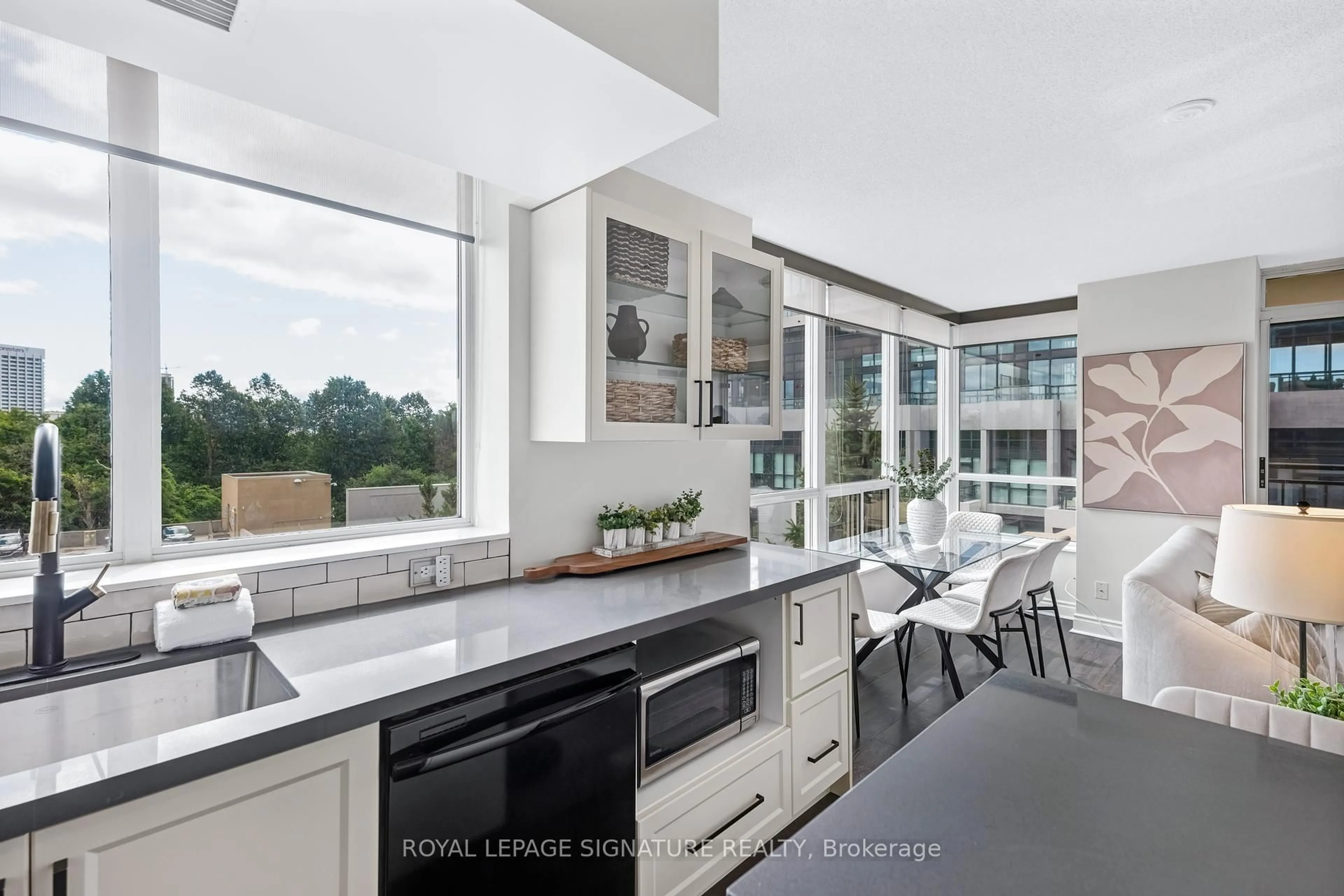 Contemporary kitchen, ceramic/tile floor for 1103 Leslie St #403, Toronto Ontario M3C 4G8