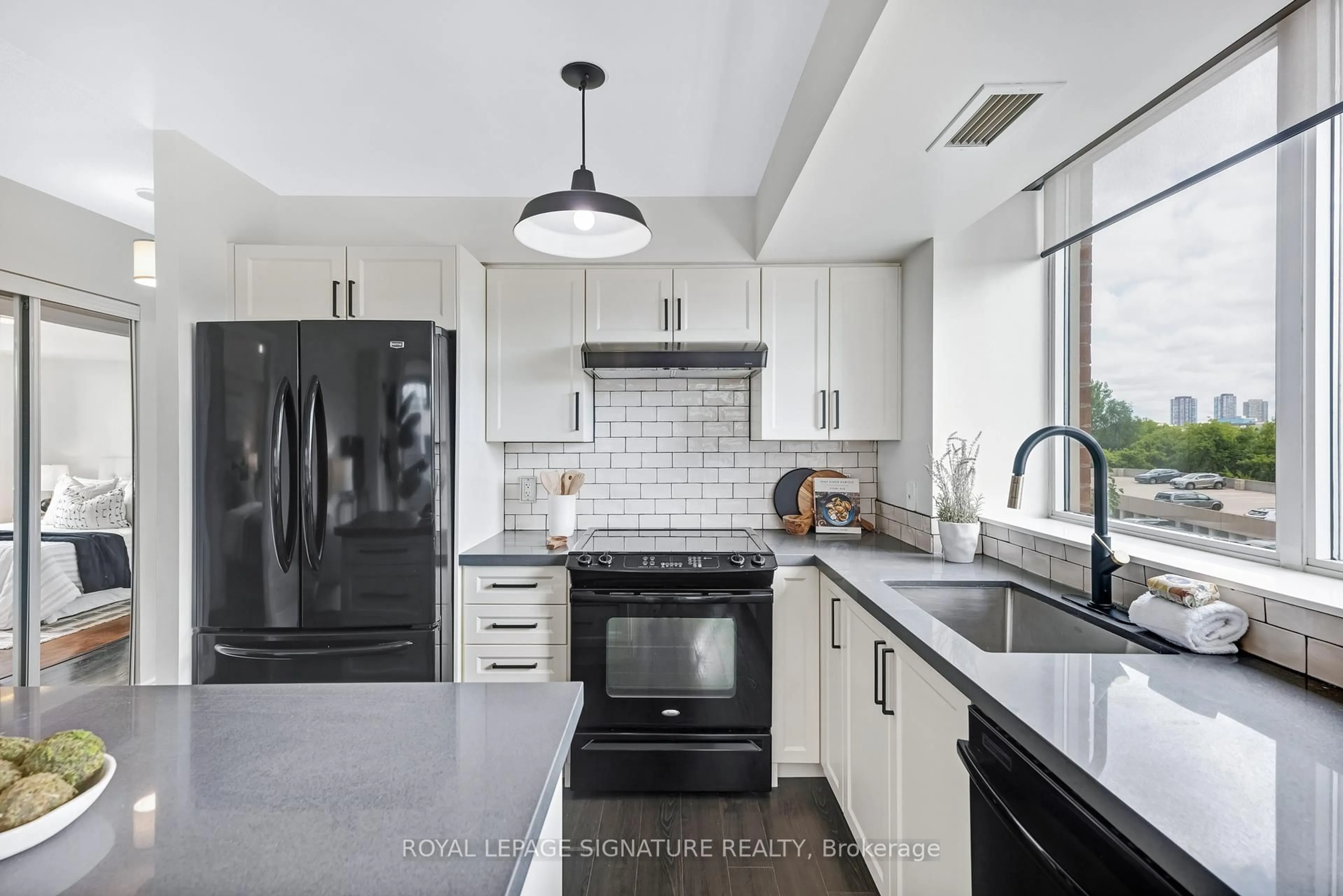 Contemporary kitchen, ceramic/tile floor for 1103 Leslie St #403, Toronto Ontario M3C 4G8