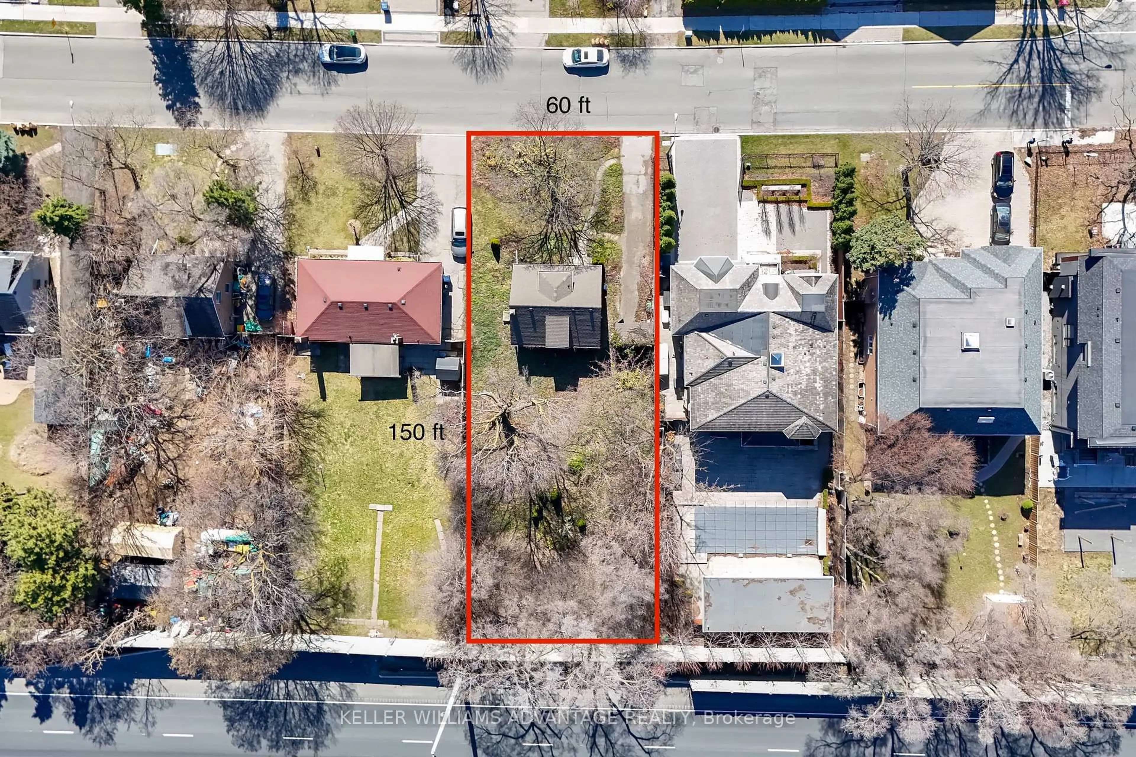 A pic from outside/outdoor area/front of a property/back of a property/a pic from drone, street for 144 Upper Canada Dr, Toronto Ontario M2P 1S8
