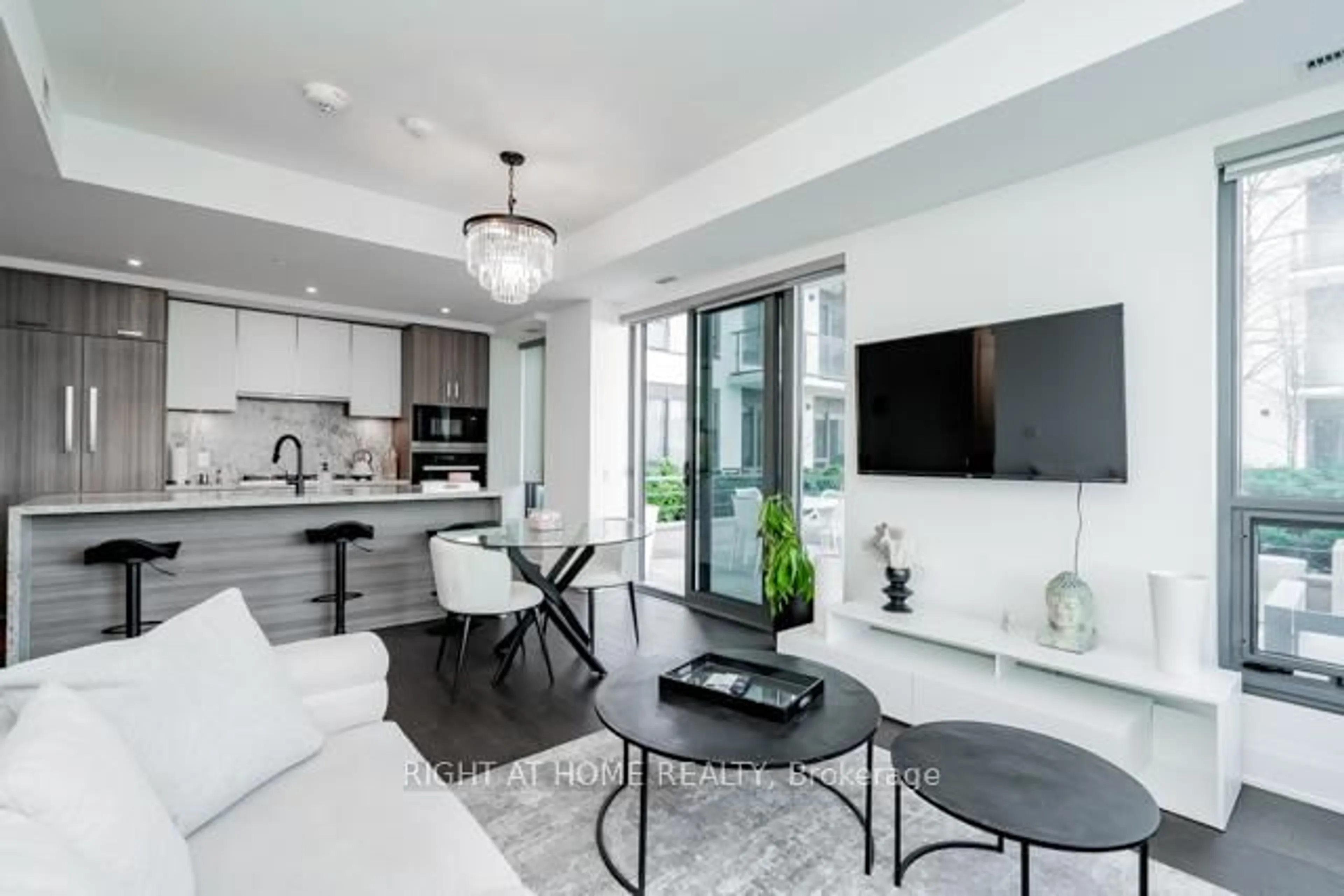 Open concept kitchen, ceramic/tile floor for 280 Howland Ave #226, Toronto Ontario M5R 0C3