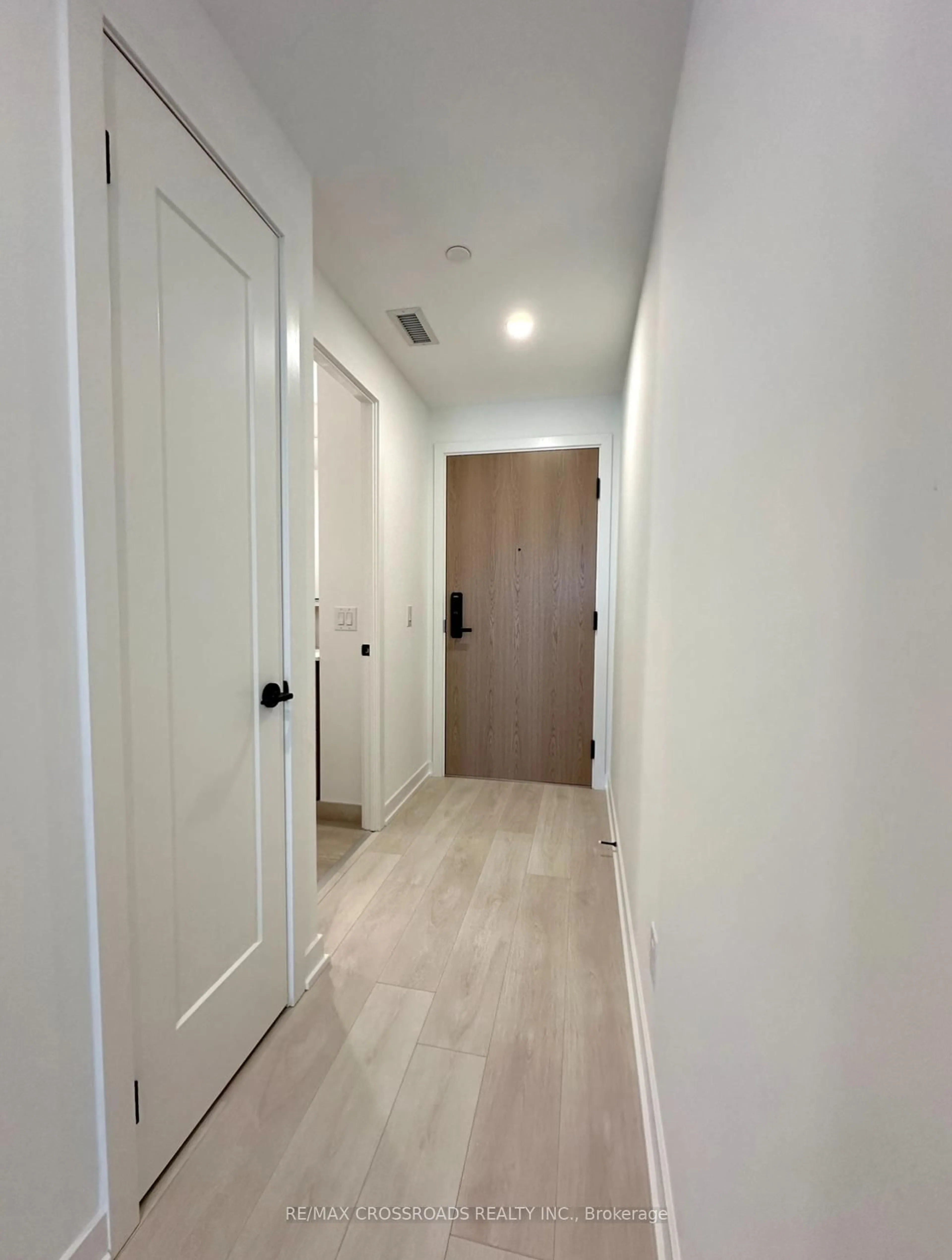 Indoor entryway for 5 Defries St #603, Toronto Ontario M5A 3R4