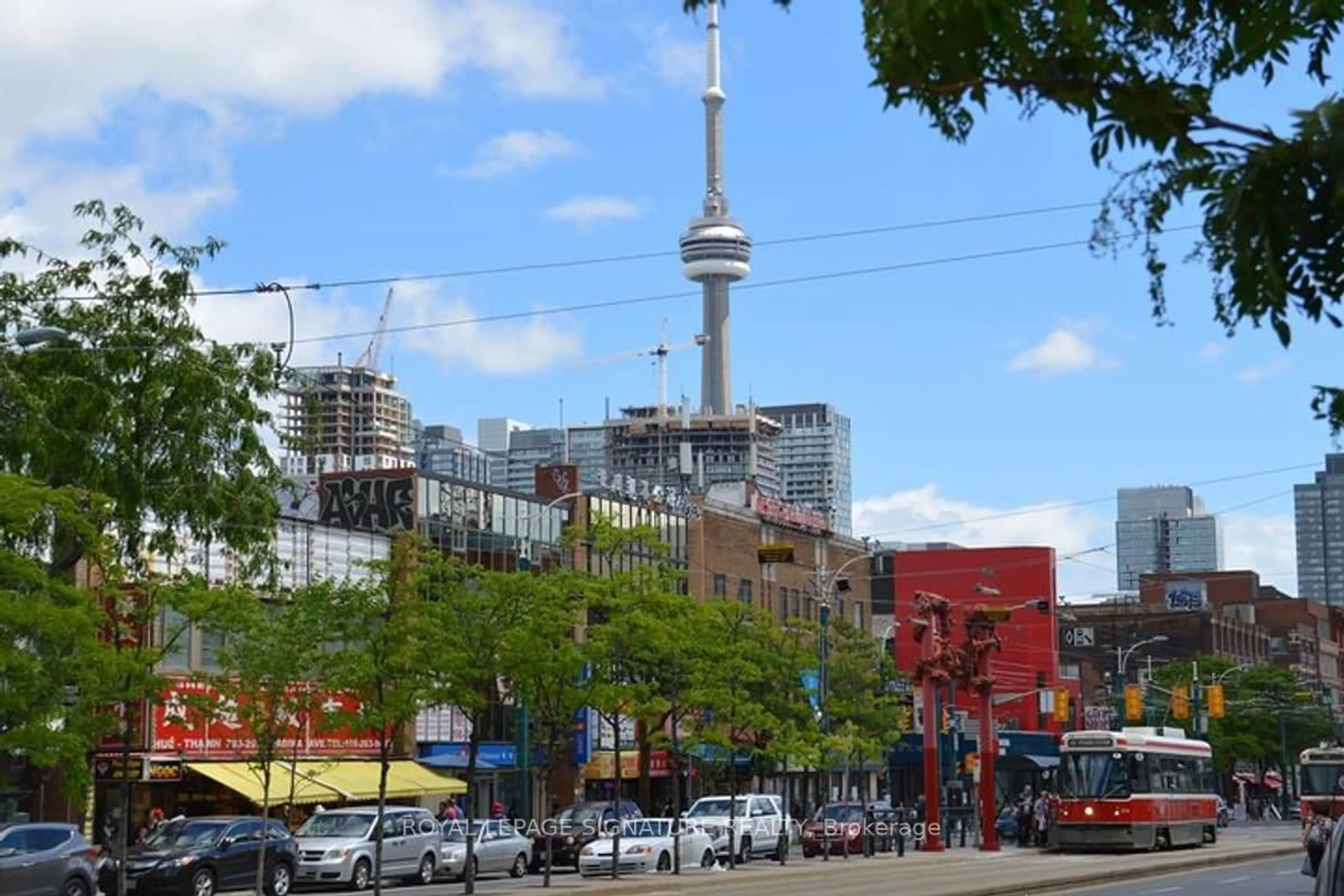 Unknown for 4 Glen Baillie Pl, Toronto Ontario M5T 1J5