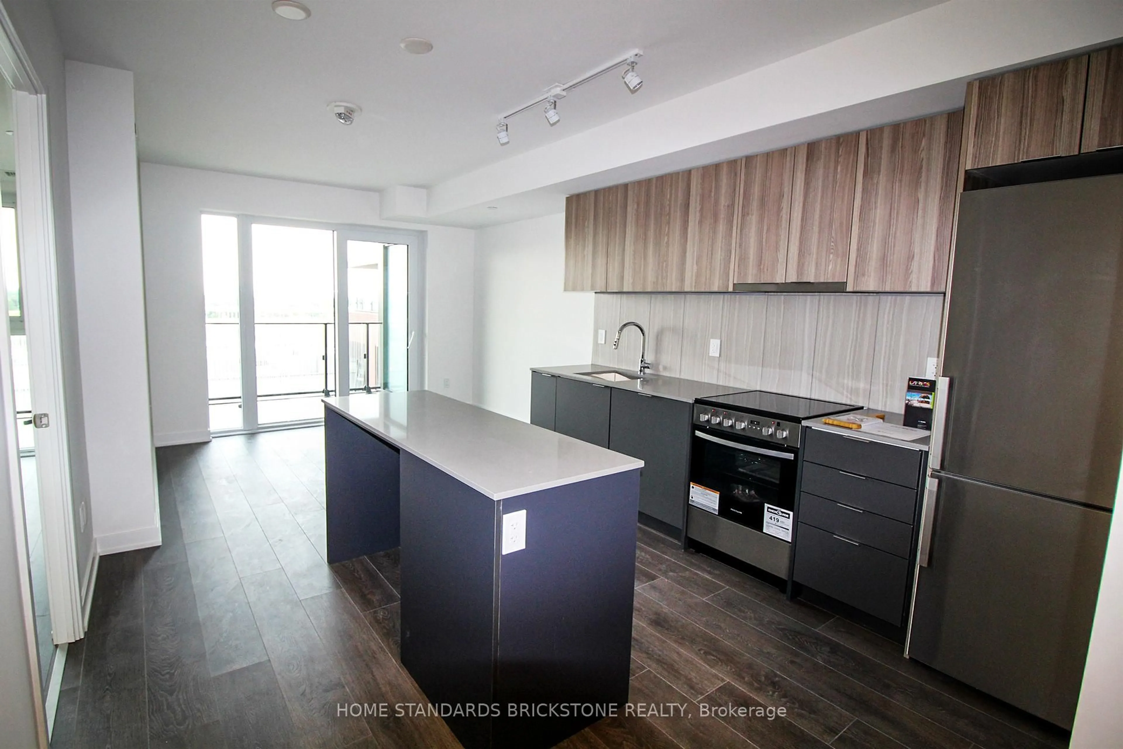 Open concept kitchen, unknown for 8 Tippett Rd #709, Toronto Ontario M3H 2V2