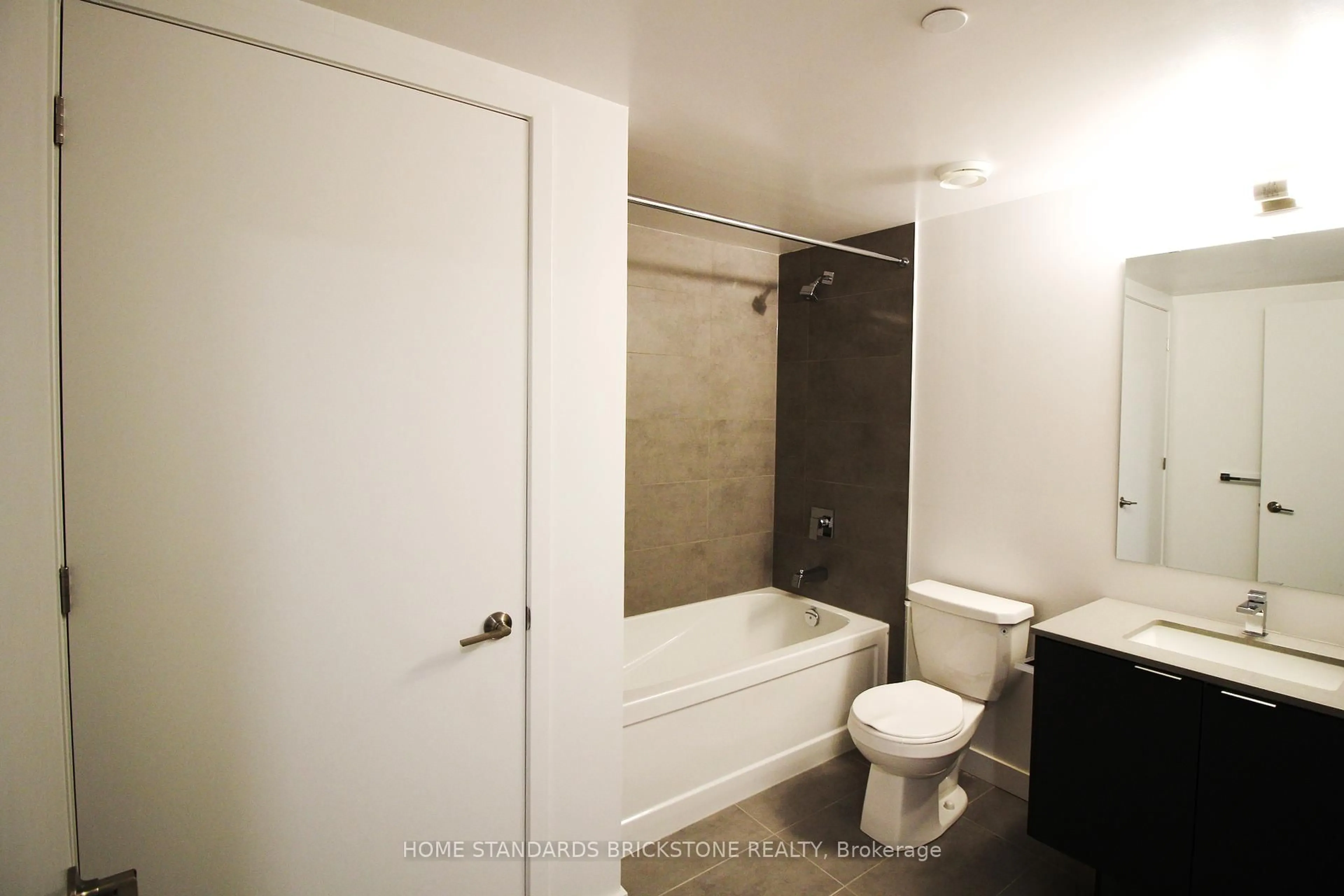 Standard bathroom, unknown for 8 Tippett Rd #709, Toronto Ontario M3H 2V2