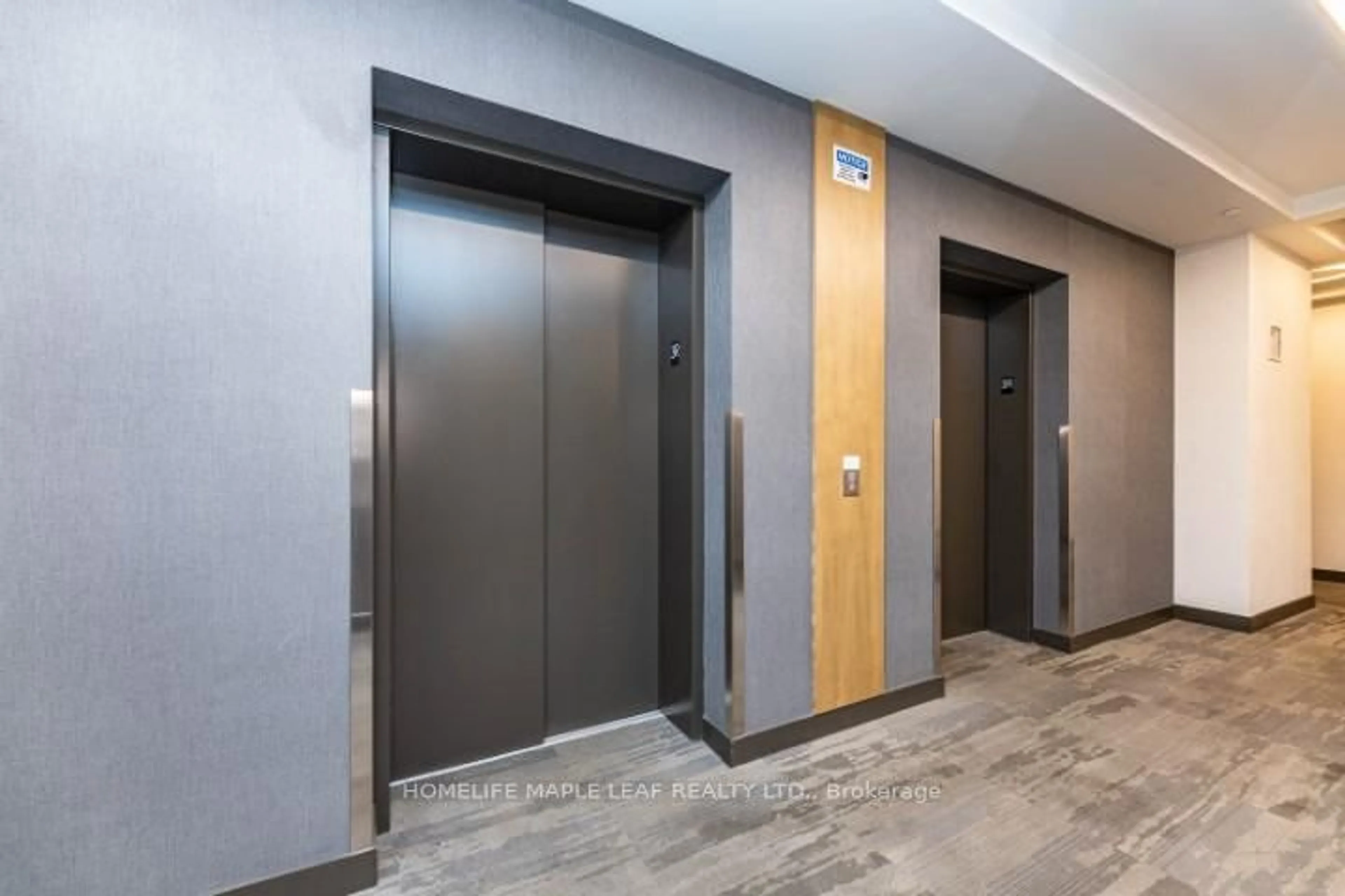 Indoor foyer for 180 Fairview Mall Dr #7, Toronto Ontario M2N 0L8