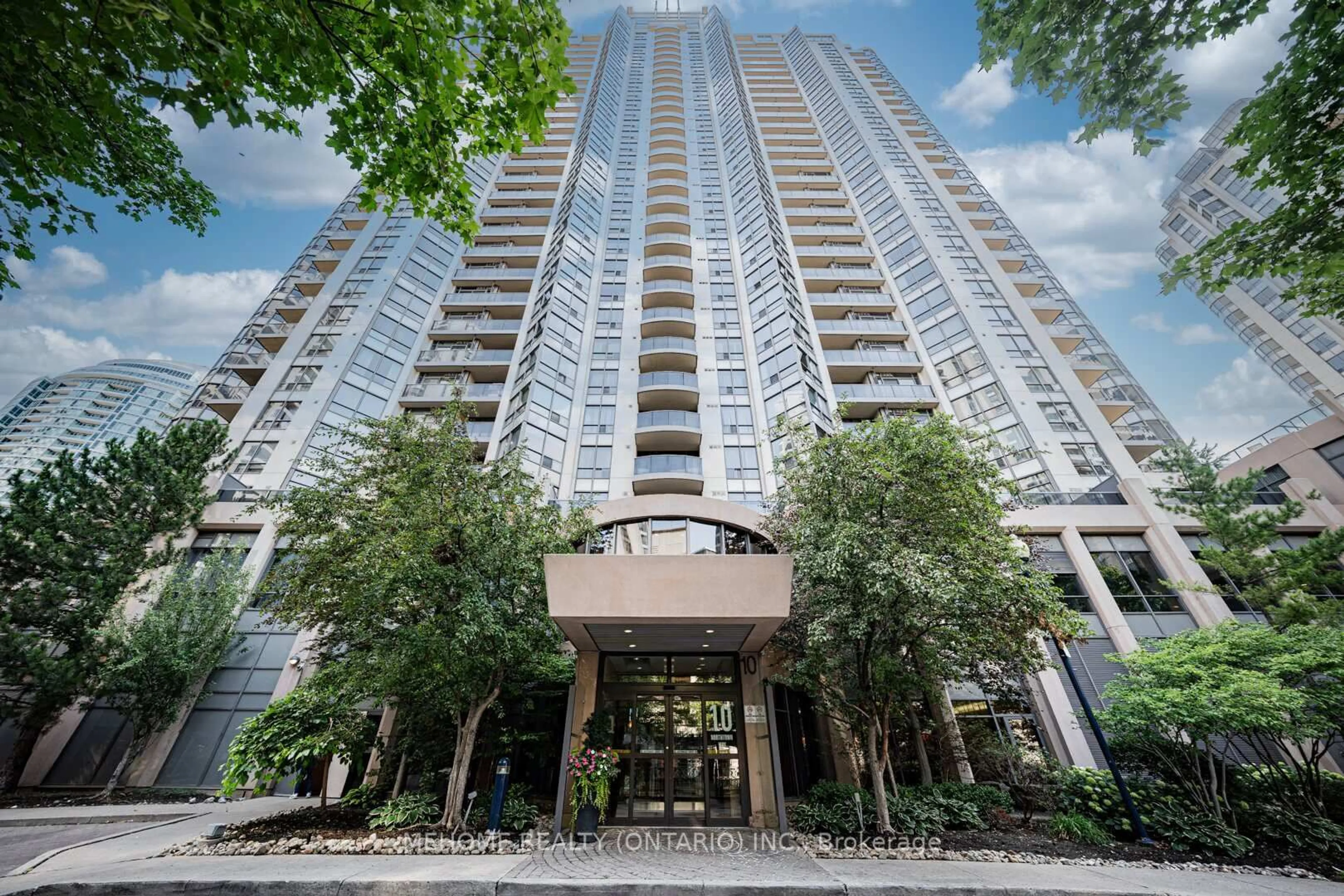 Indoor foyer for 10 Northtown Way #1304, Toronto Ontario M2N 7L4