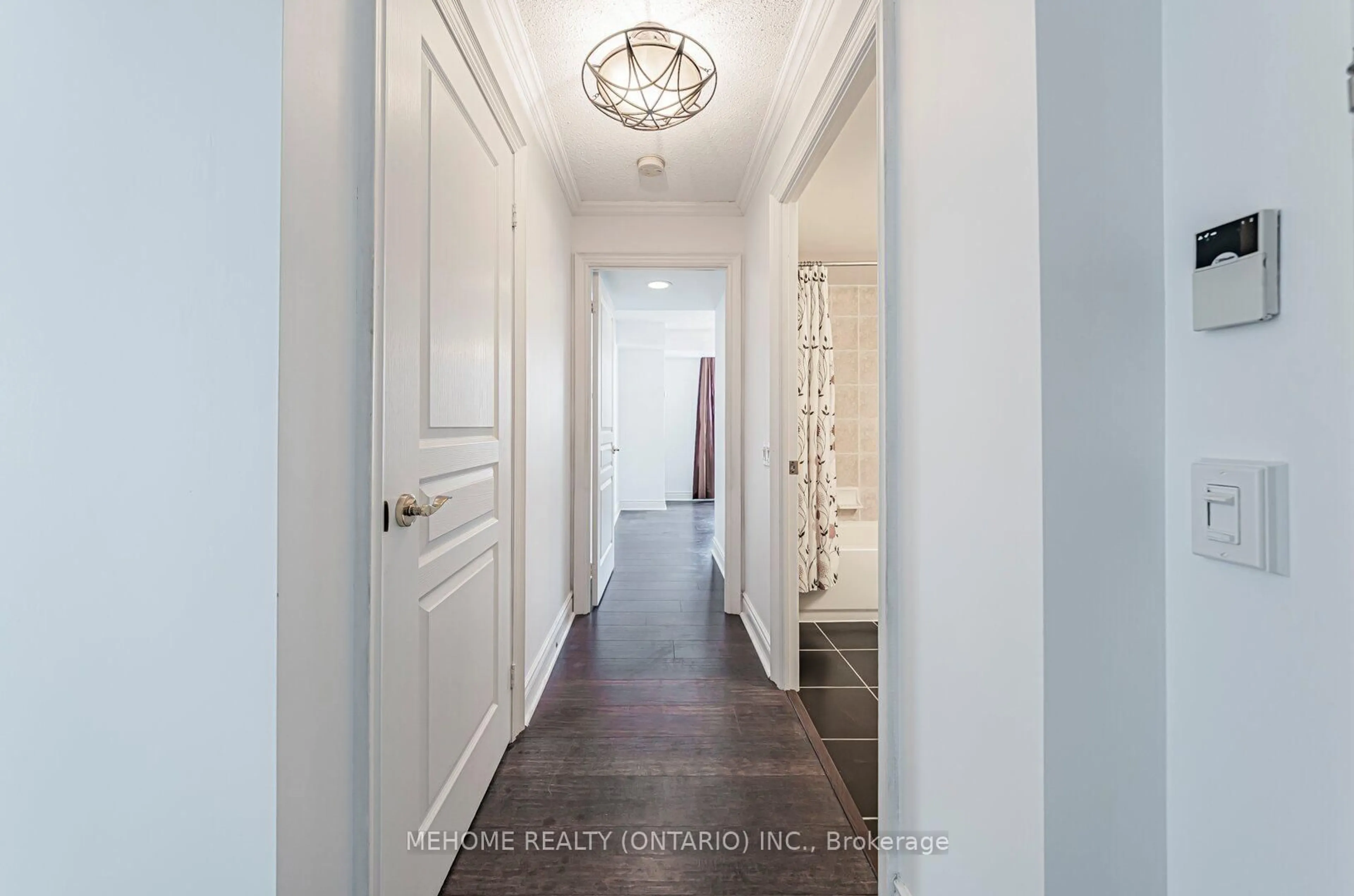Indoor entryway for 10 Northtown Way #1304, Toronto Ontario M2N 7L4