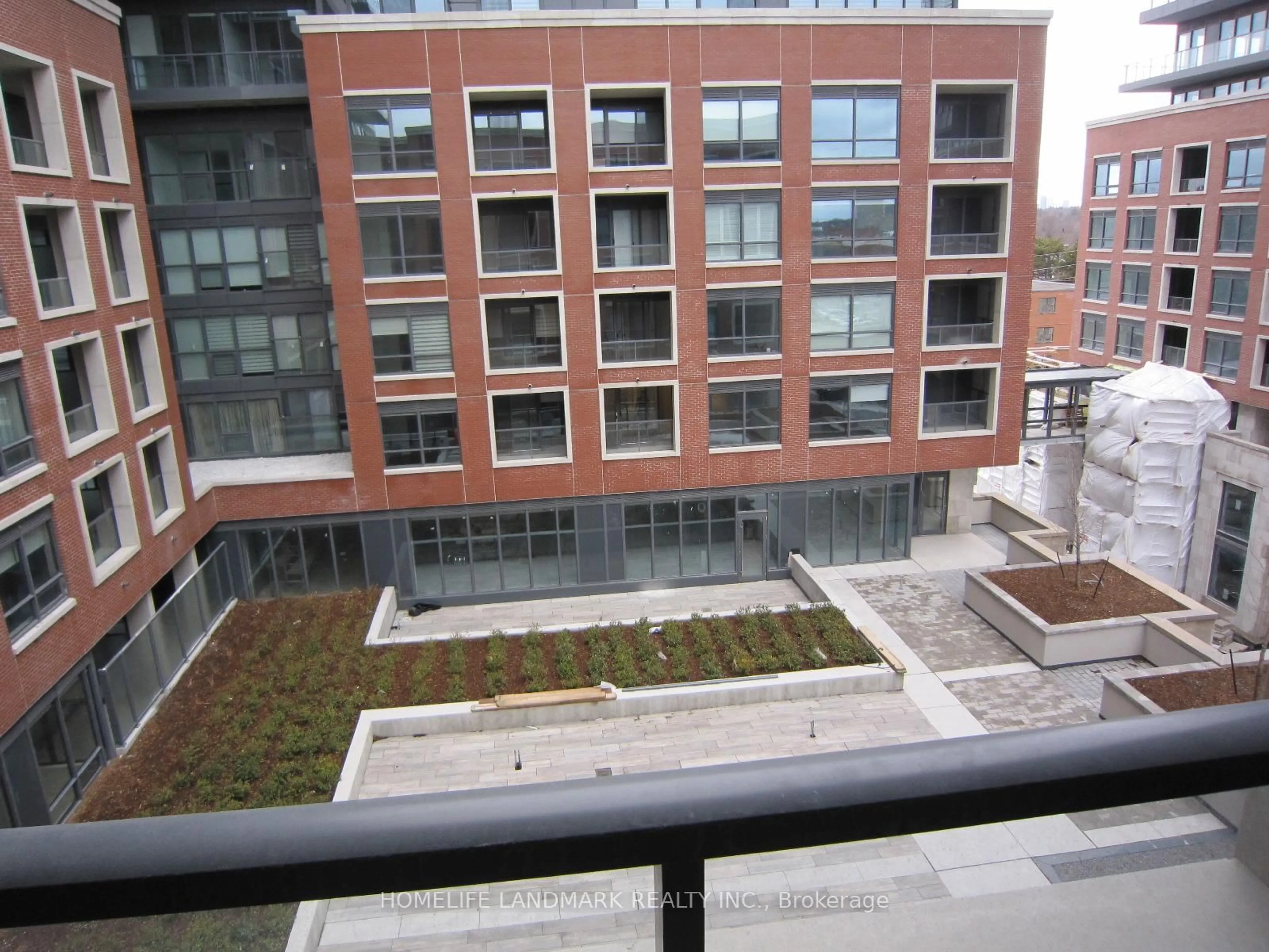 Unknown for 33 Frederick Todd Way, Toronto Ontario M4G 0C9