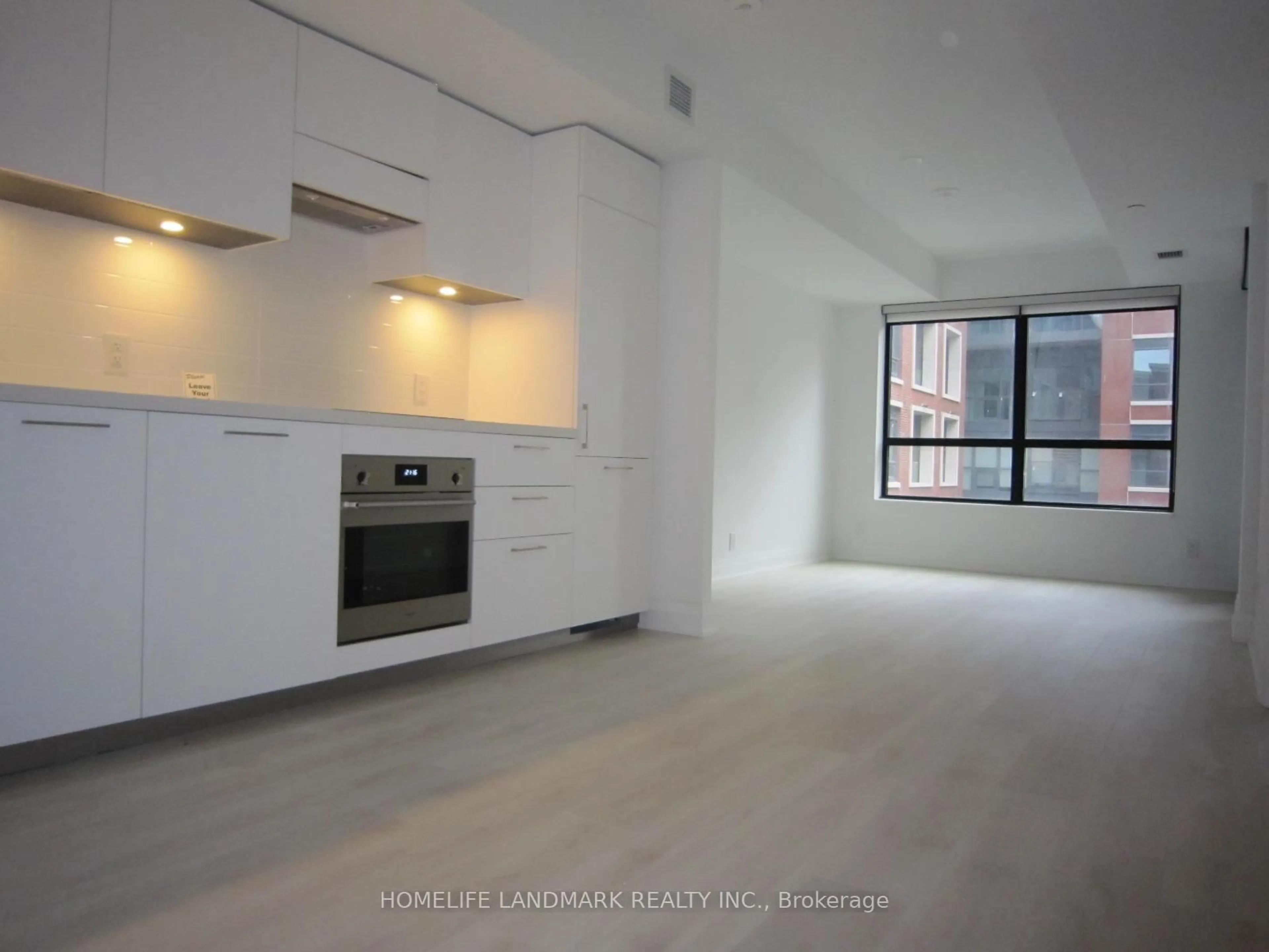 Unknown for 33 Frederick Todd Way, Toronto Ontario M4G 0C9