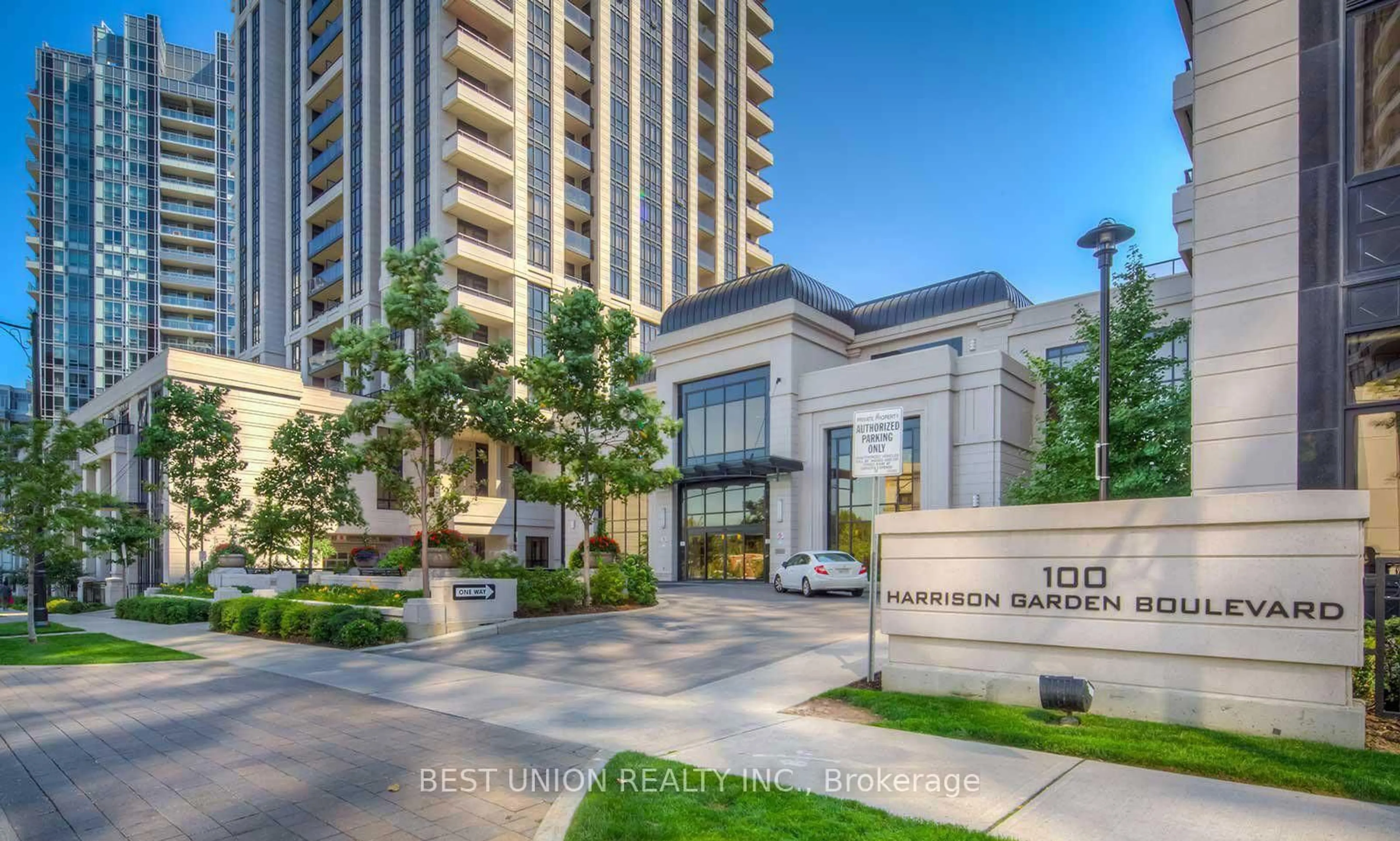Indoor foyer for 100 Harrison Garden Blvd #305, Toronto Ontario M2N 0C2