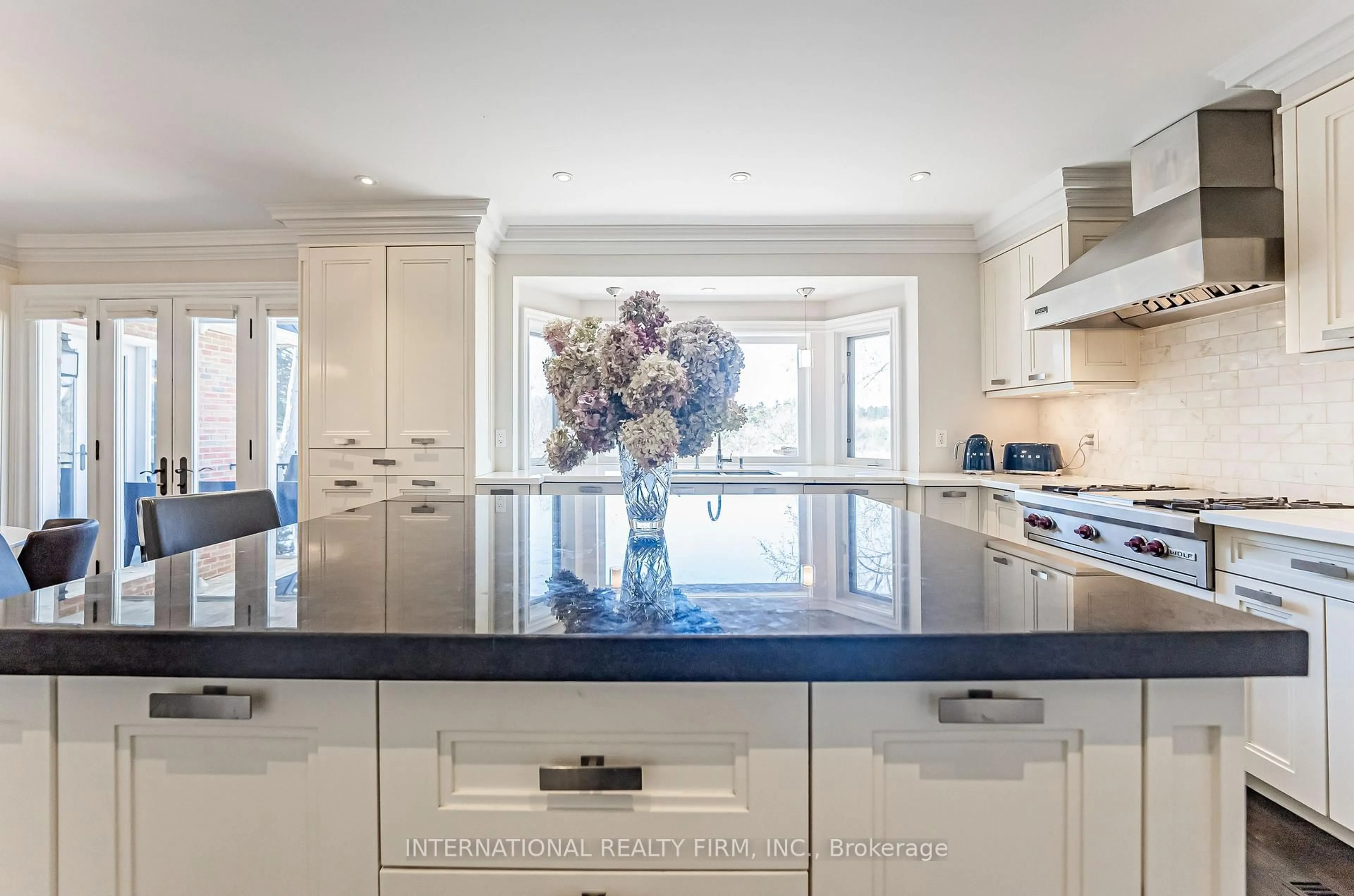 Contemporary kitchen, ceramic/tile floor for 6 Penwood Cres, Toronto Ontario M3B 2B9