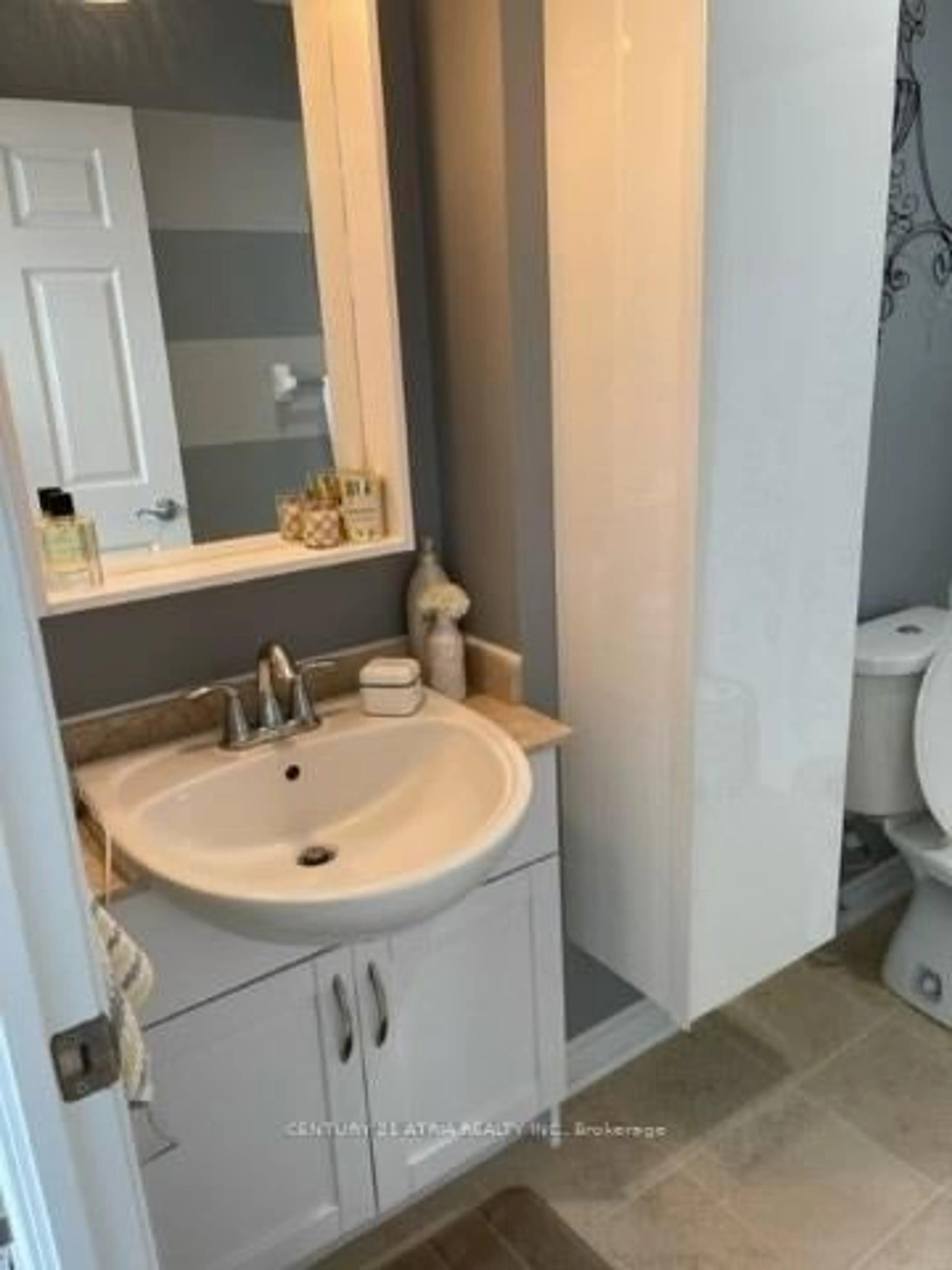 Standard bathroom, unknown for 18 Holmes Ave #1412, Toronto Ontario M2N 0E1
