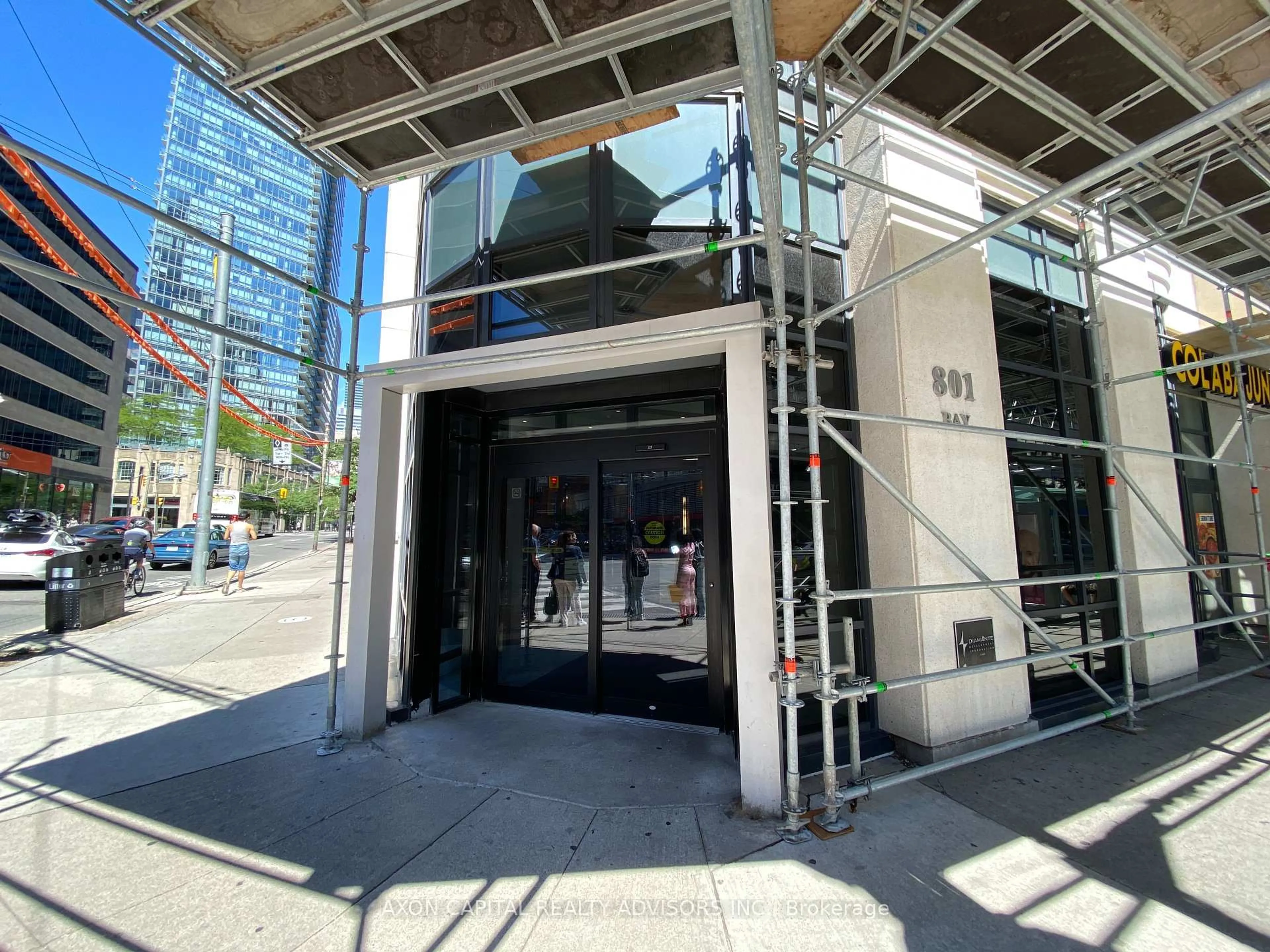 Indoor foyer for 801 Bay St #902, Toronto Ontario M5S 1Y9
