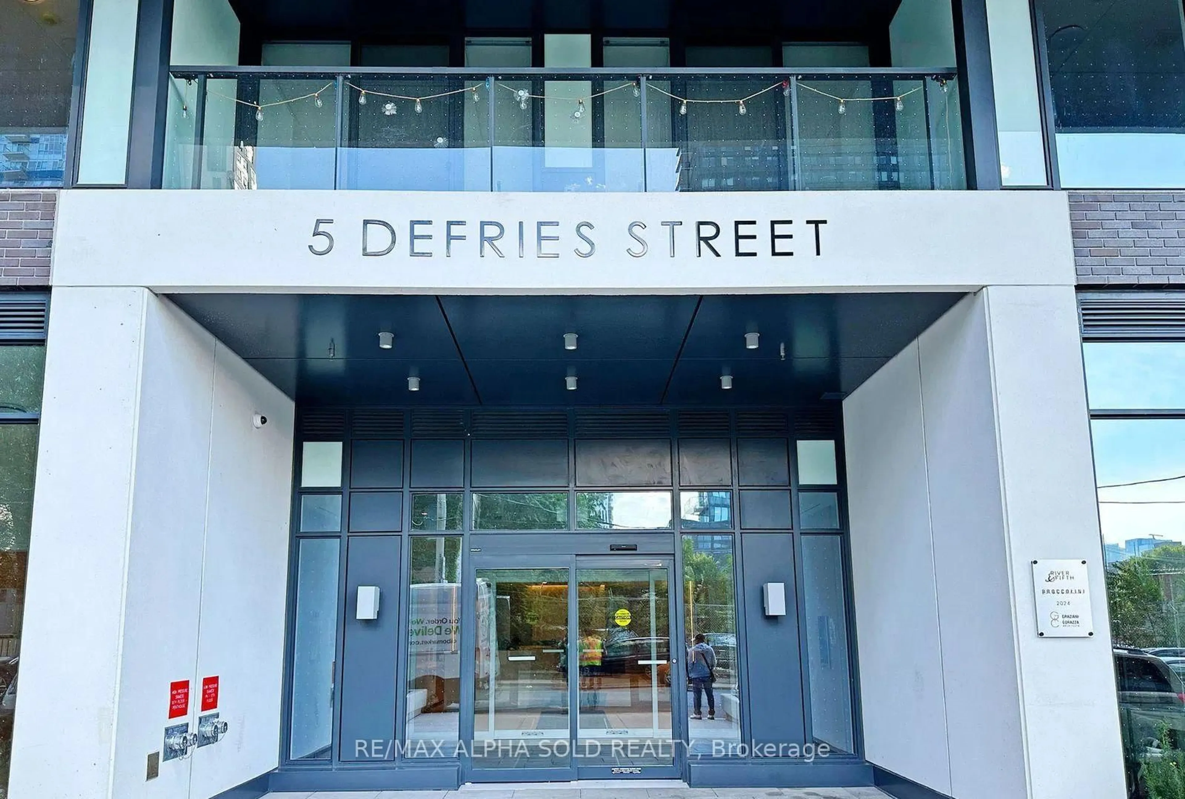 Unknown for 5 Defries St #1005, Toronto Ontario M5A 0W7