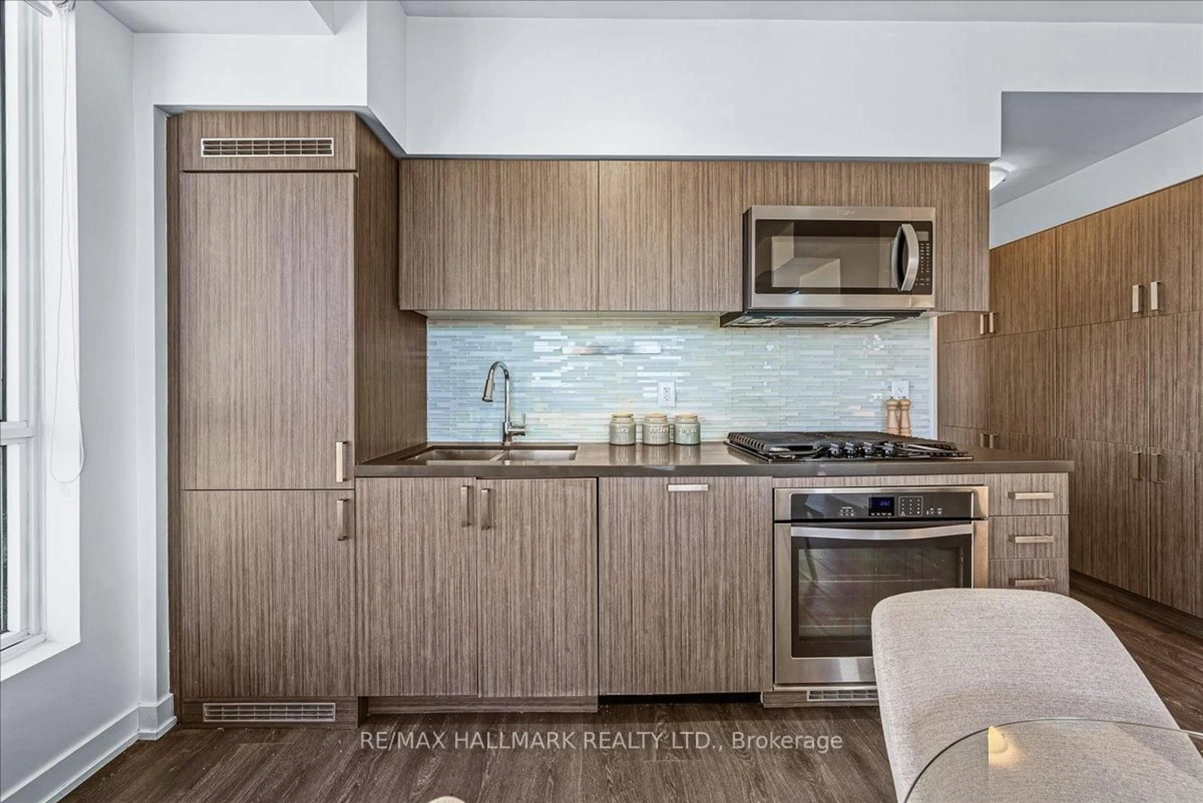 Standard kitchen, unknown for 501 St Clair Ave #1811, Toronto Ontario M5P 0A2