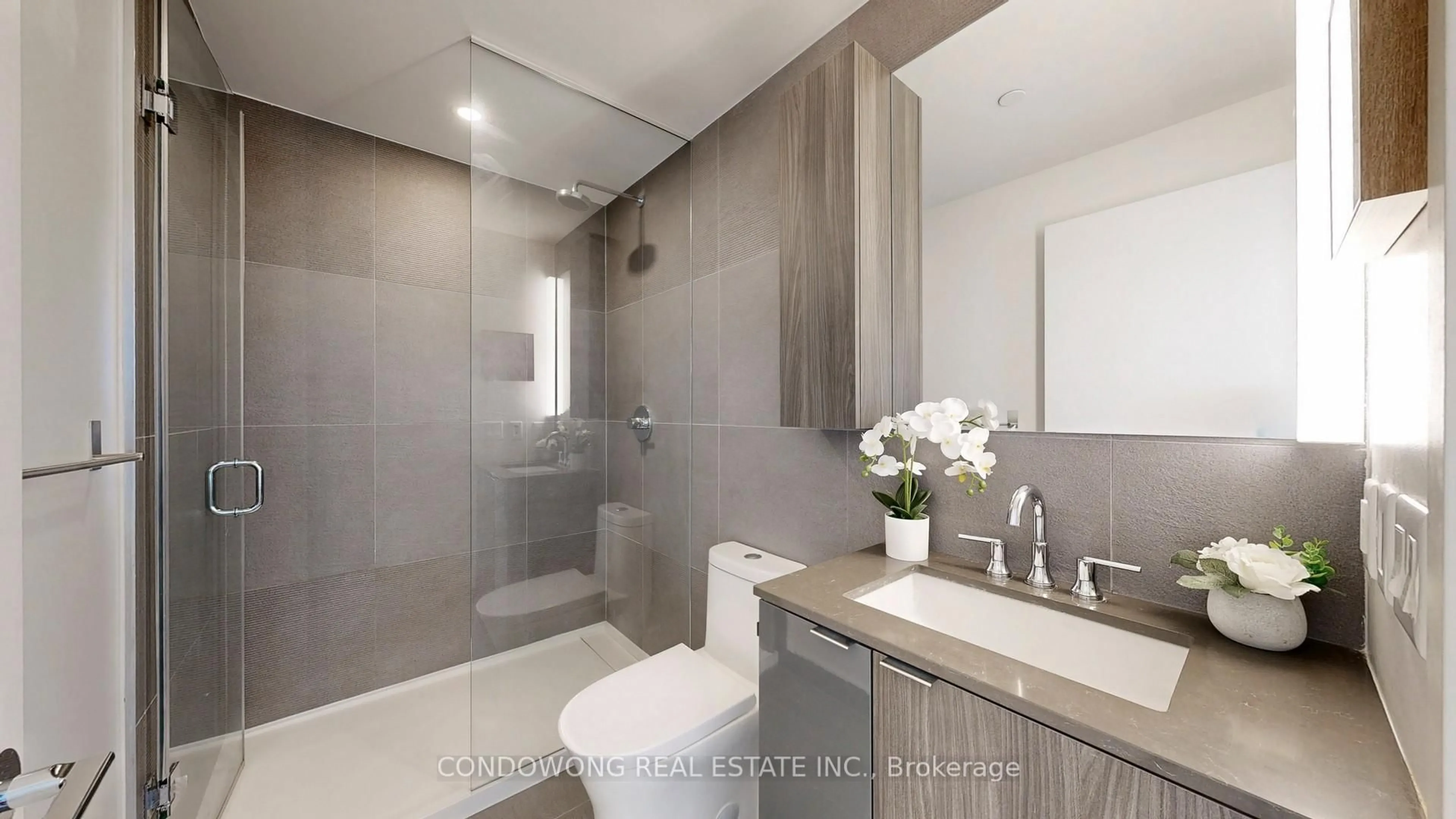 Contemporary bathroom, ceramic/tile floor for 35 Mercer St #1811, Toronto Ontario M5V 0V1