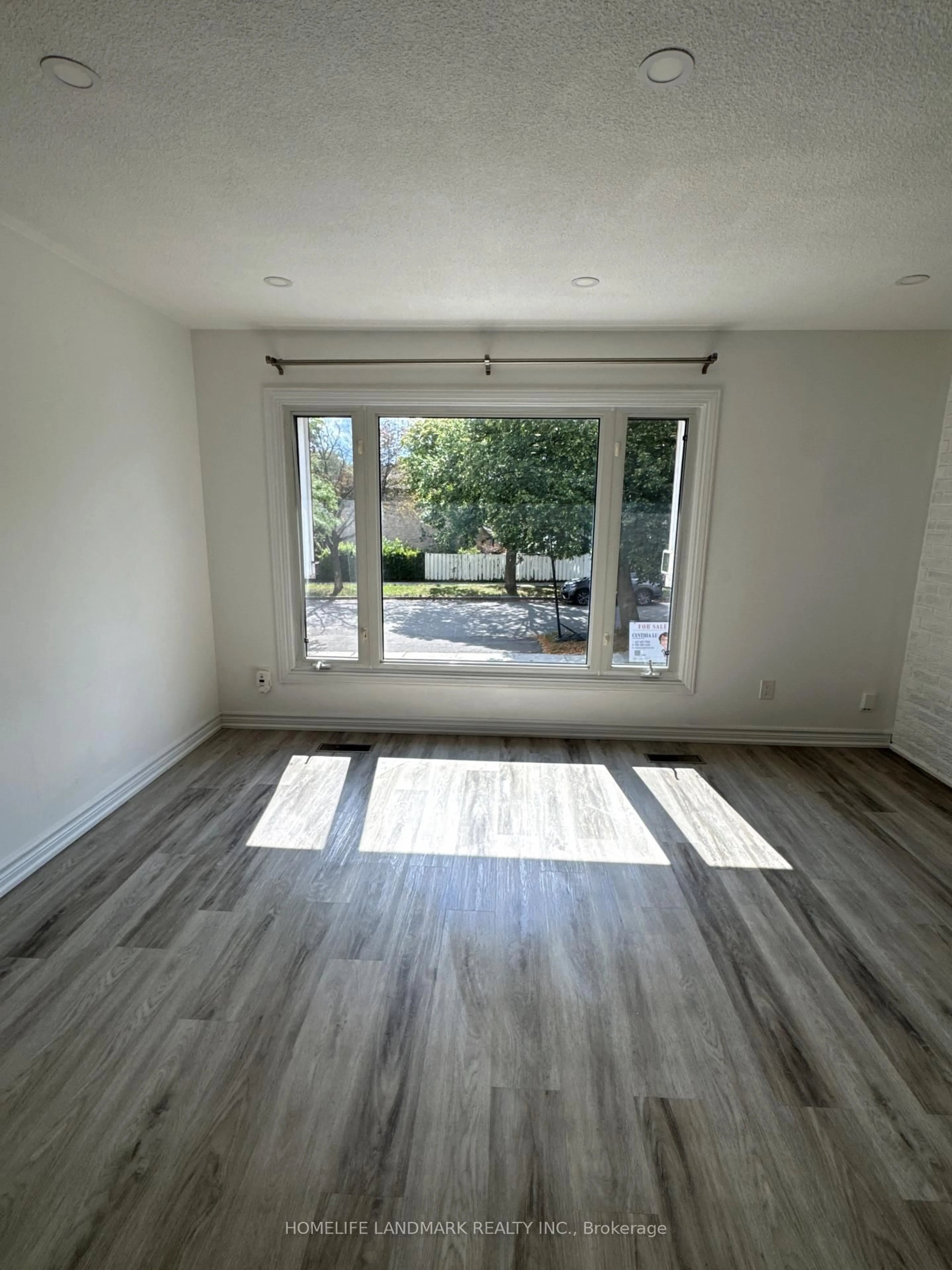 A pic of a room for 104 Loganberry Cres, Toronto Ontario M2H 3H1